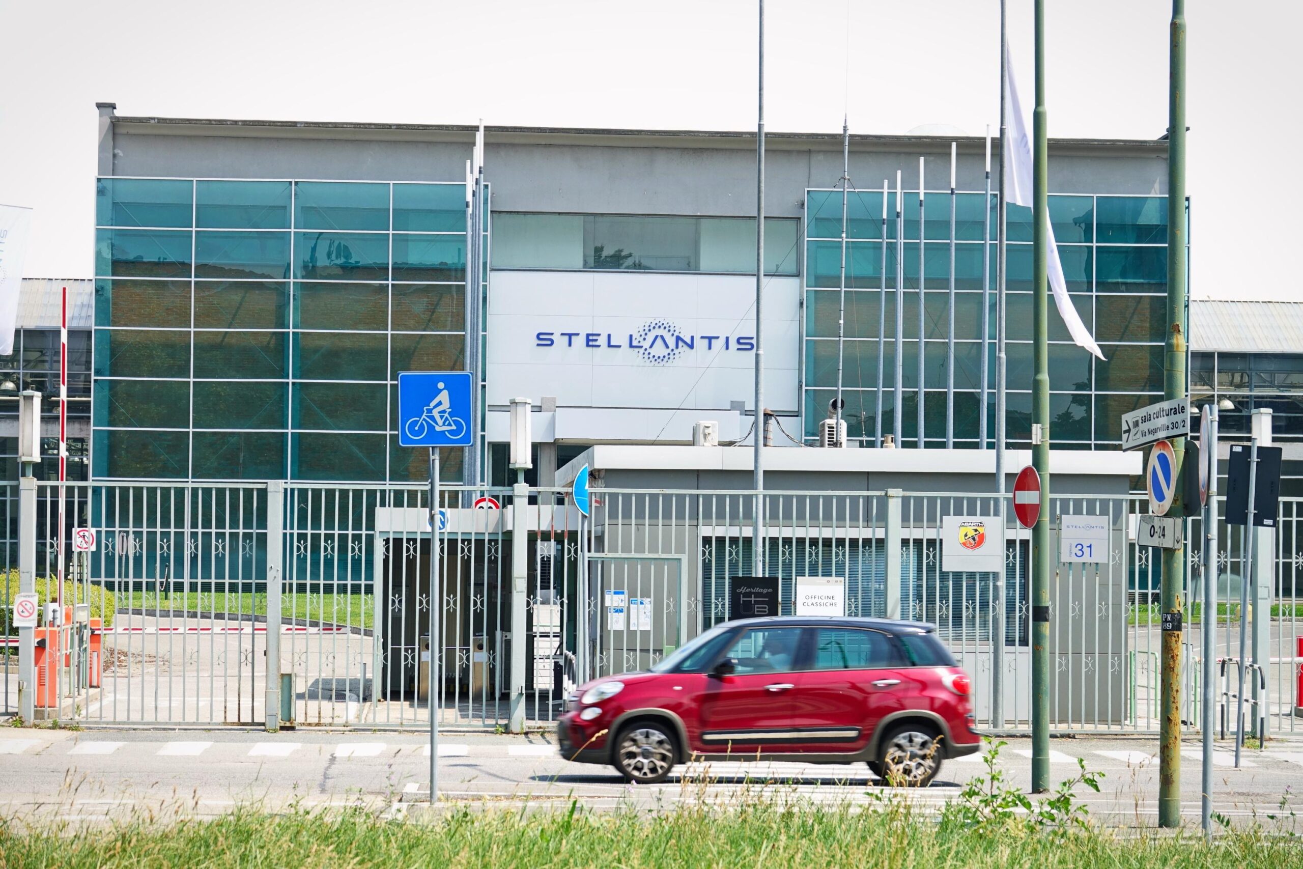 Electric Cars, Battery Autonomy, Competition Authority, BYD, Stellantis, Tesla, Volkswagen, Consumer Information, Warranty Violations