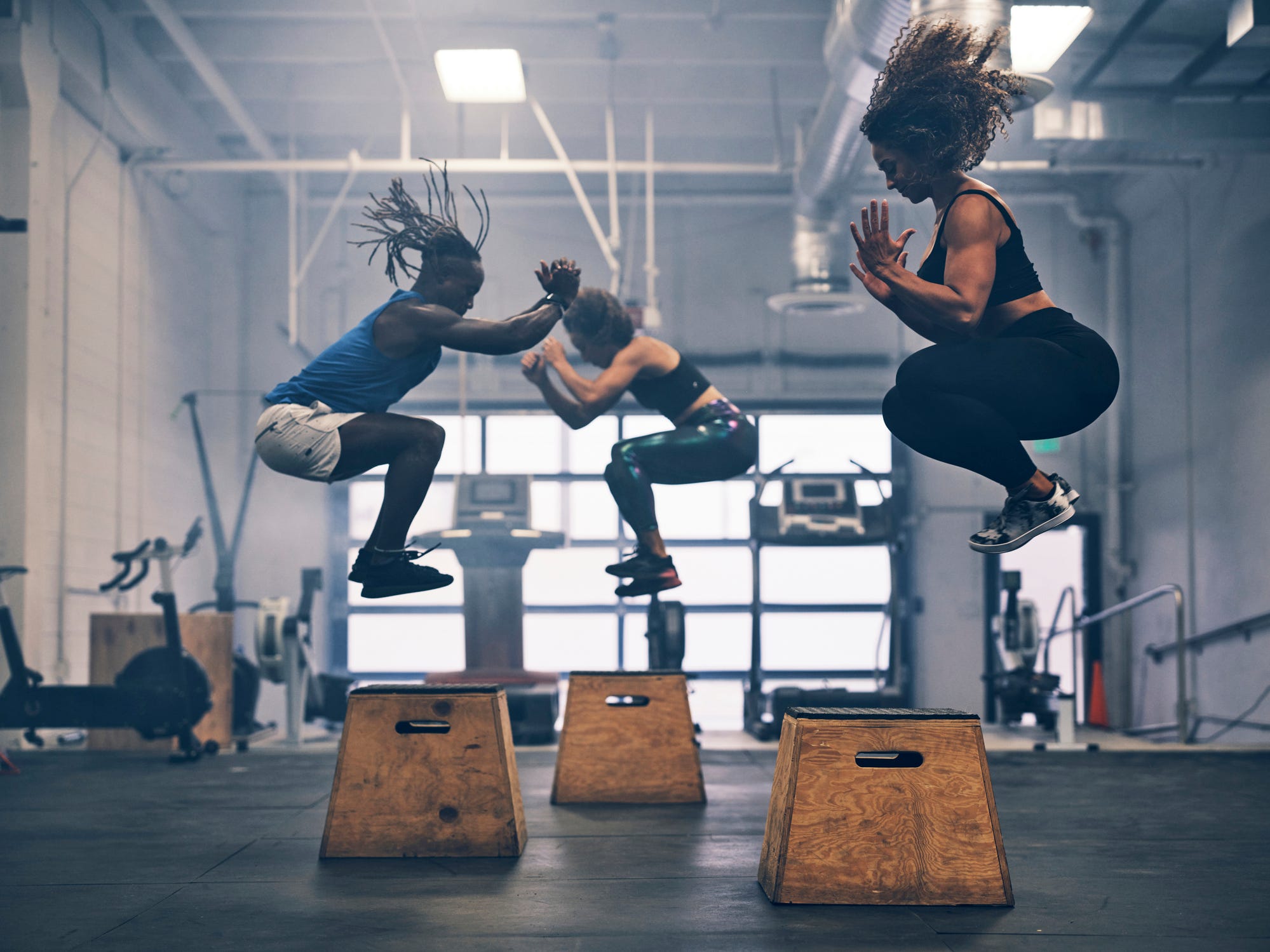 CrossFit, Functional movements, High-intensity, Fitness, Health benefits, Injuries, Costs, Variety, Group training, VO2max, Body composition