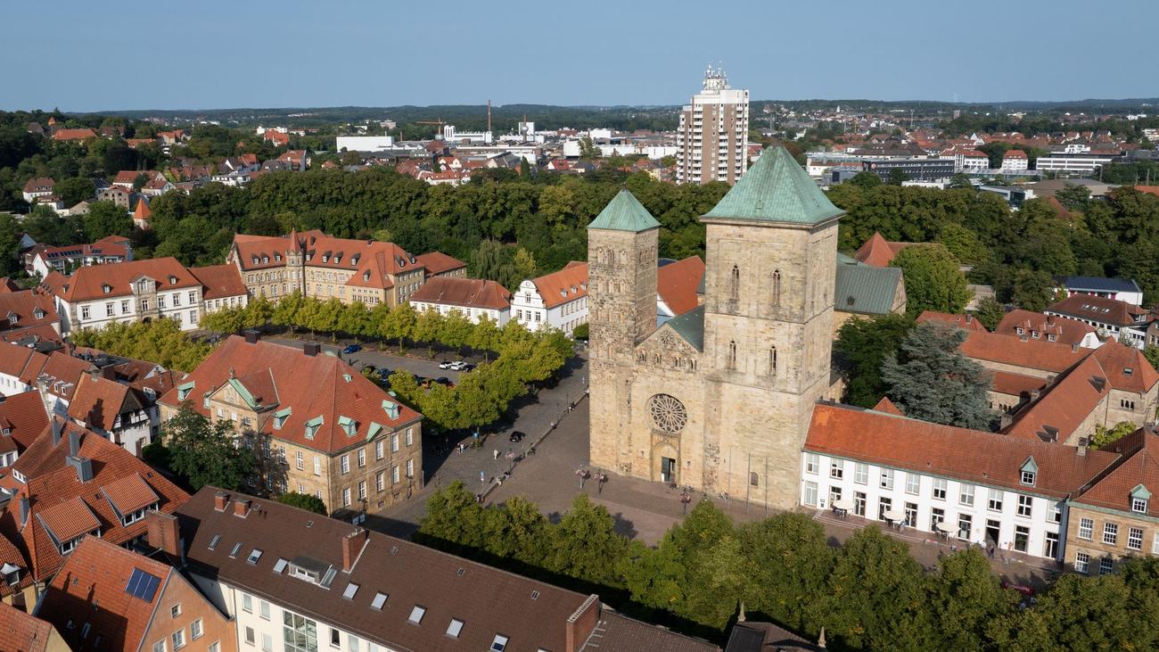 Osnabrück St. Petrus Cathedral, Cathedral renovation, Domdechant Weihbischof Johannes Wübbe, Knaben- und Mädchenchöre am Dom, Aschermittwoch, Lighting and electrical engineering