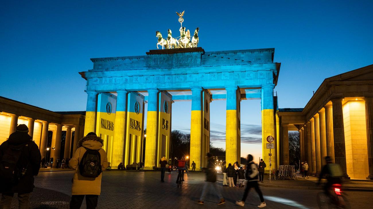 Ukrainian refugees in Berlin, Berlin's response to Ukrainian refugees, Social senator Cansel Kiziltepe, Assistance for Ukrainian refugees, Berlin's support for Ukraine, Ukrainian refugees in Germany