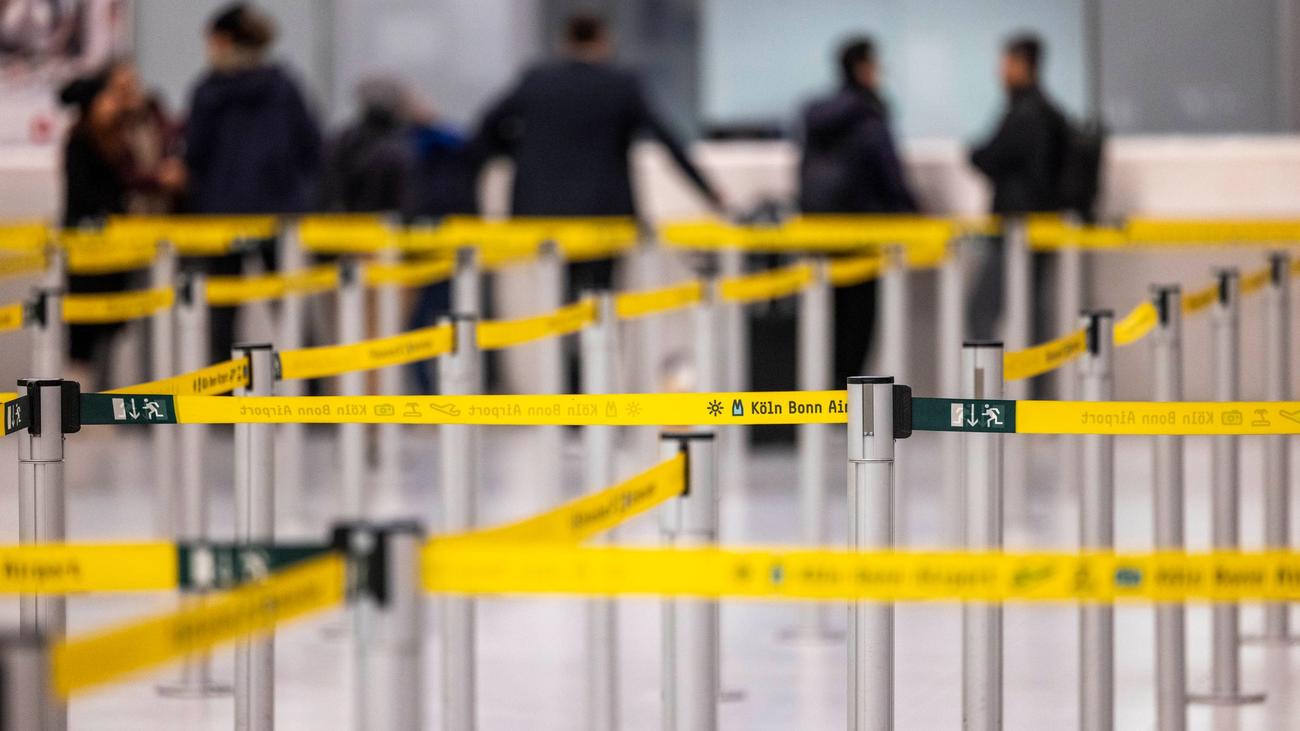 Verdi, Strike, Public workers, Düsseldorf Airport, Cologne Airport