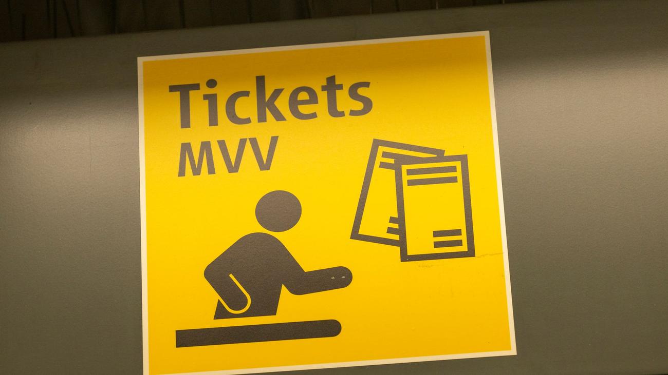 MVV expansion, Landshut public transport, Lower Bavaria, Bus and train tickets, Sozialpass, Municipal costs, Unified fares, Digital offers, flexible ticket, Augsburger Verkehrsverbund, Southern Bavaria, Landkreis Mühldorf am Inn, Deutschlandticket, Pendler, Umstellungskosten, Funding deadline