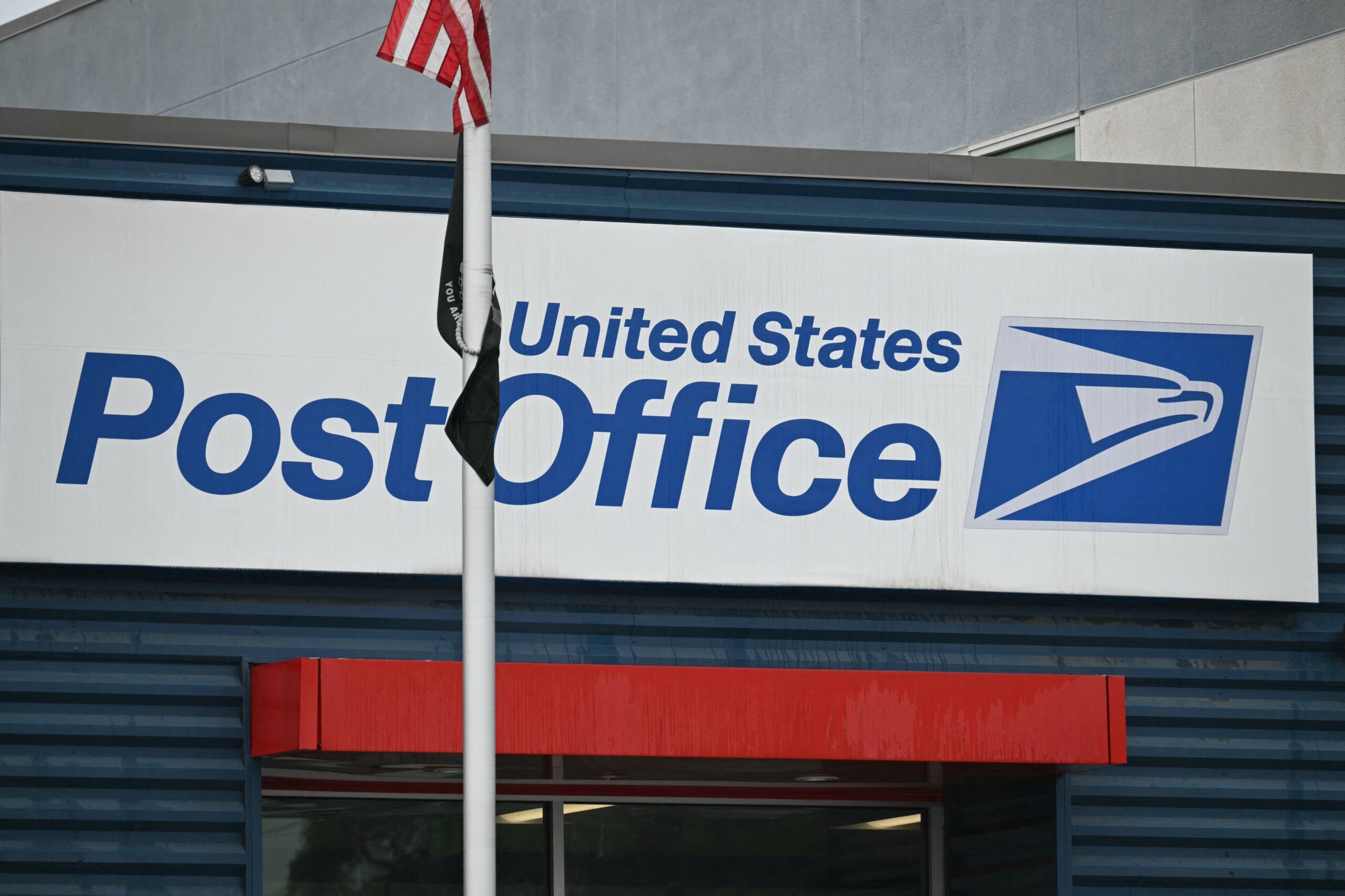 USPS contract, union, arbitration, postal workers, pay raise, uniform allowance, career jobs