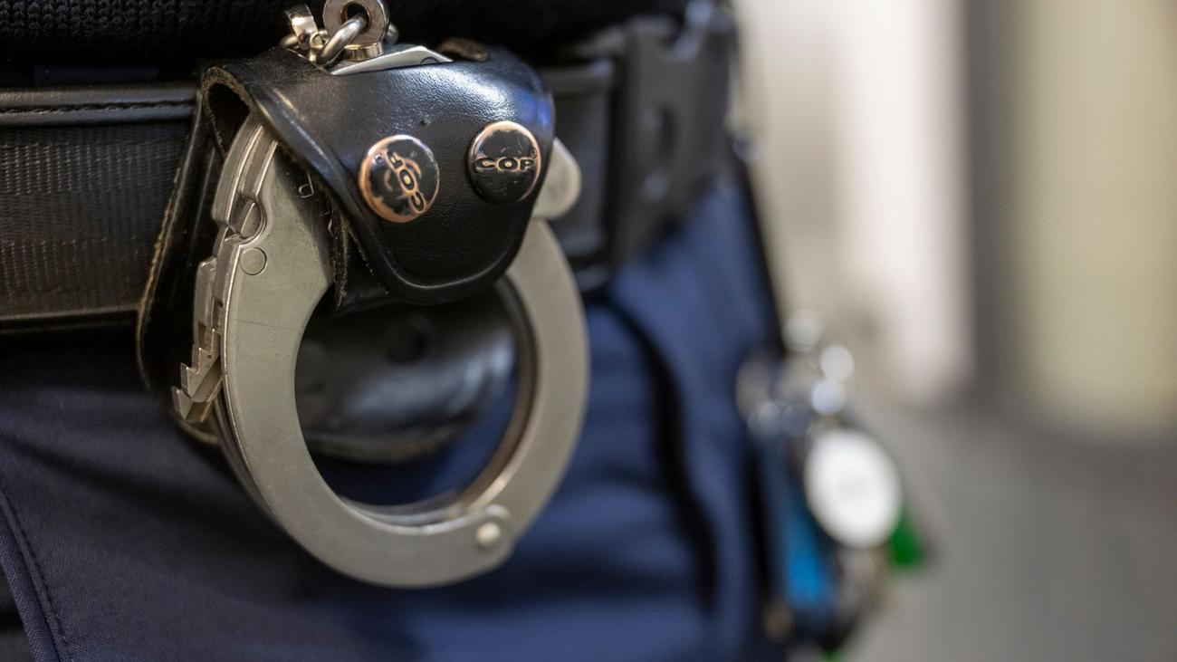 Bremen Airport, arrest, dangerous bodily harm, flight risk, fugitive, custody, suspect