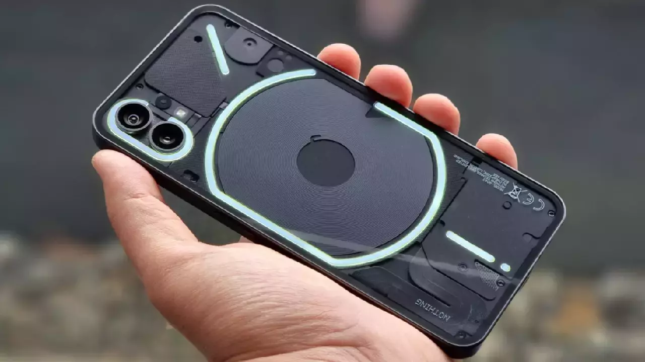 Nothing Phone (3a), iPhone 16 Pro, Smartphone Video Stabilization, Camera Comparison, Nothing Misleading Video, Mobile World Congress 2025, Snapdragon 7s Gen 3