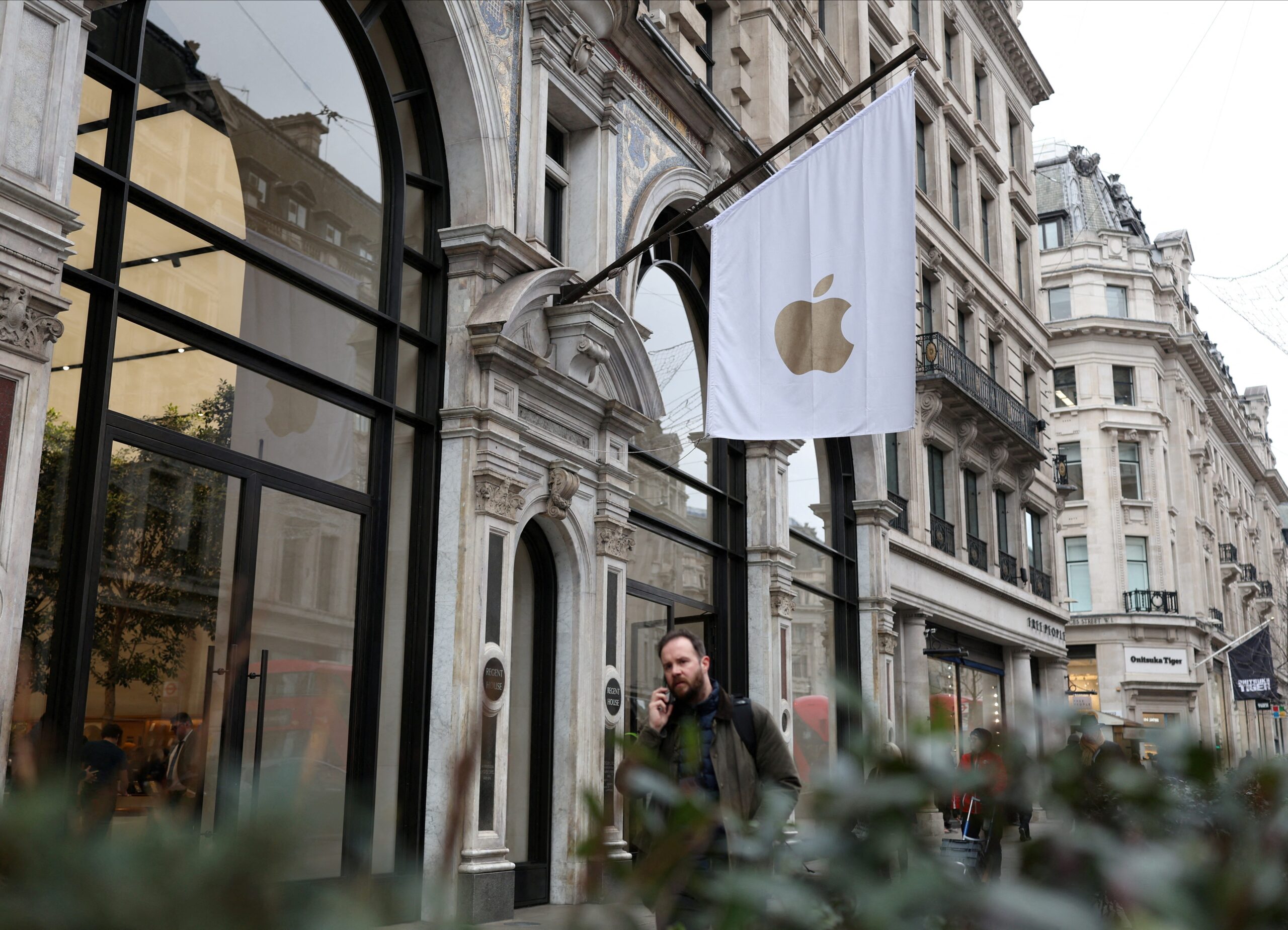Apple, Encryption, iCloud, UK, Security, Privacy, Government Access, Data Protection, Signal, WhatsApp