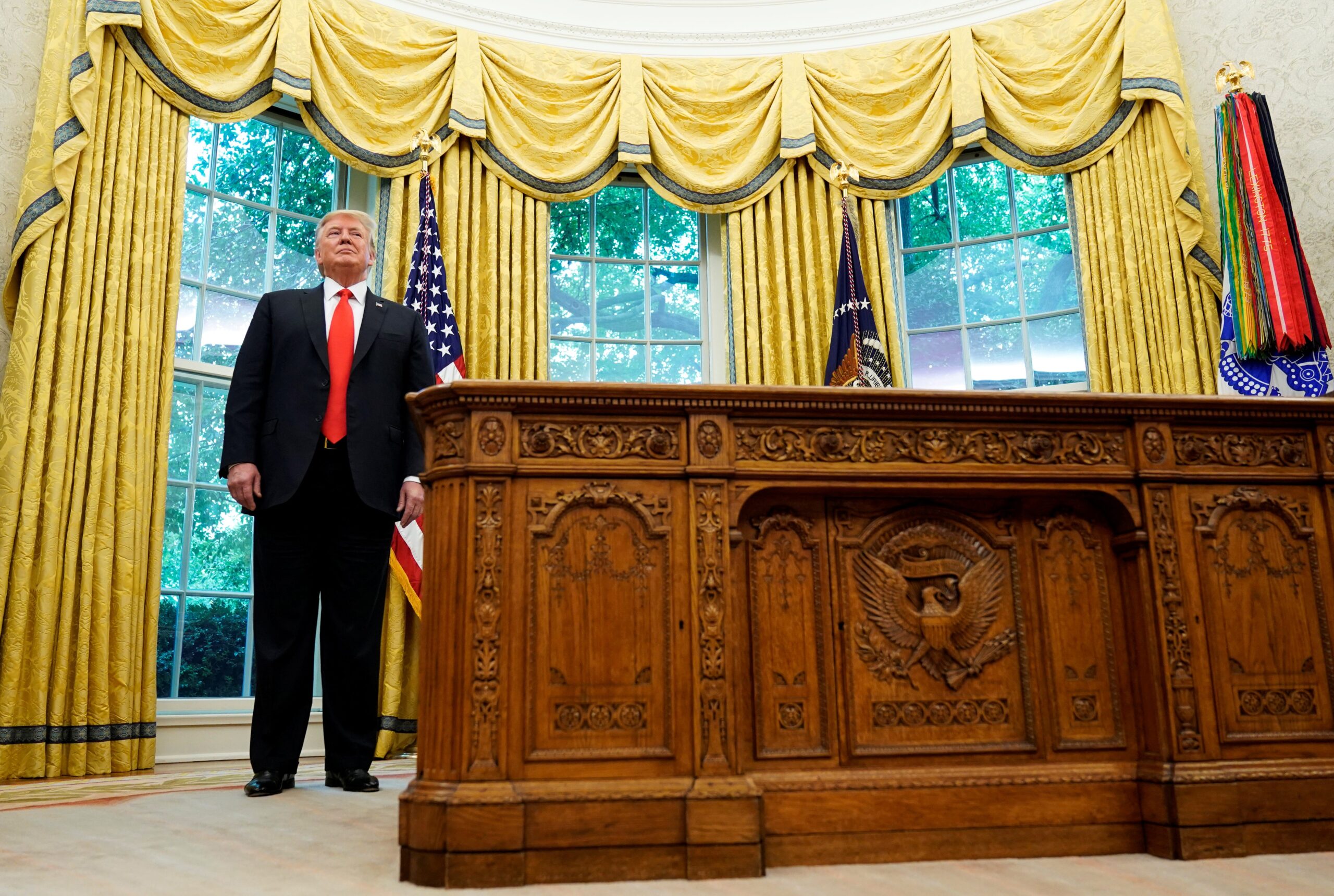 Presidents Desk, Oval Office, Resolute Desk, C&O Desk, Theodore Roosevelt Desk, Johnson Desk, Hoover Desk, Franklin D. Roosevelt Presidential Library and Museum, White House Historical Association, Wilson Desk, Gerald Ford, Richard Nixon