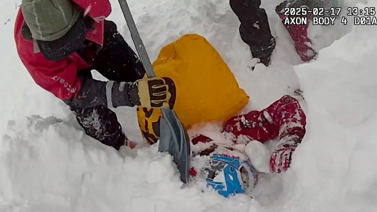 colorado avalanche victim, avalanche rescue, Vail Pass, Summit County Sheriffs Office, avalanche airbag backpack, Colorado College student, rugged terrain, FOX Weather, Lt. Mike Schilling, Oregon avalanche, Cascade Mountains, Happy Valley, Susan Skjersaa, Terance Skjersaa, Bend, ski shop, Associated Press, 8-year-old snowboarder, Killington Ski Resort, Vermont, Boston Globe