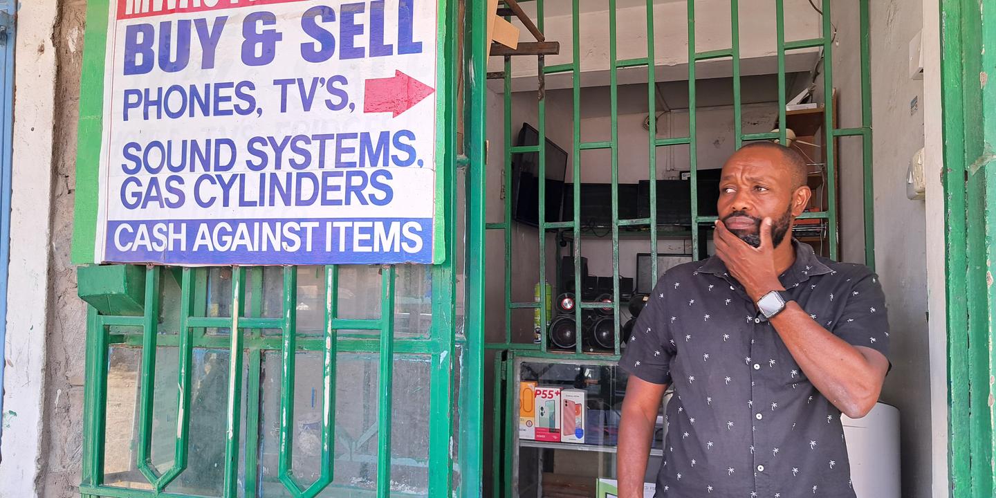 Pawn shops, Kenya, Kitengela, Ongata Rongai, Urban poverty, Economic crisis, Unemployment, Inflation