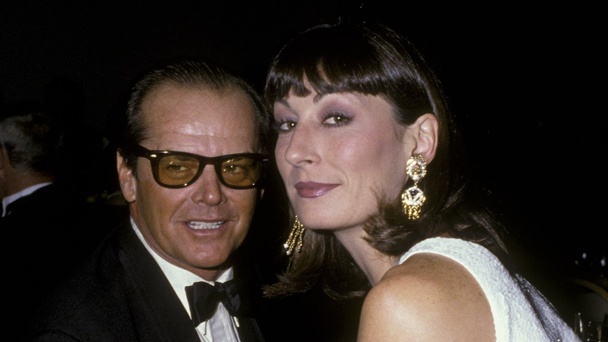 Jack Nicholson, Anjelica Huston, Wildfires, Prizzi's Honor, The Last Tycoon, The Postman Always Rings Twice, Lorraine Nicholson, Ray Nicholson, Rebecca Broussard