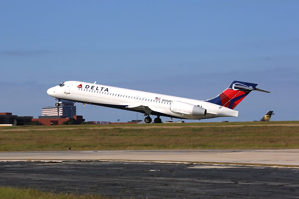 Delta Air Lines, Emergency Evacuation, Smoke, Haze, Boeing 717, Flight 876, Hartsfield-Jackson Atlanta International Airport, Columbia Metropolitan Airport, FAA Investigation