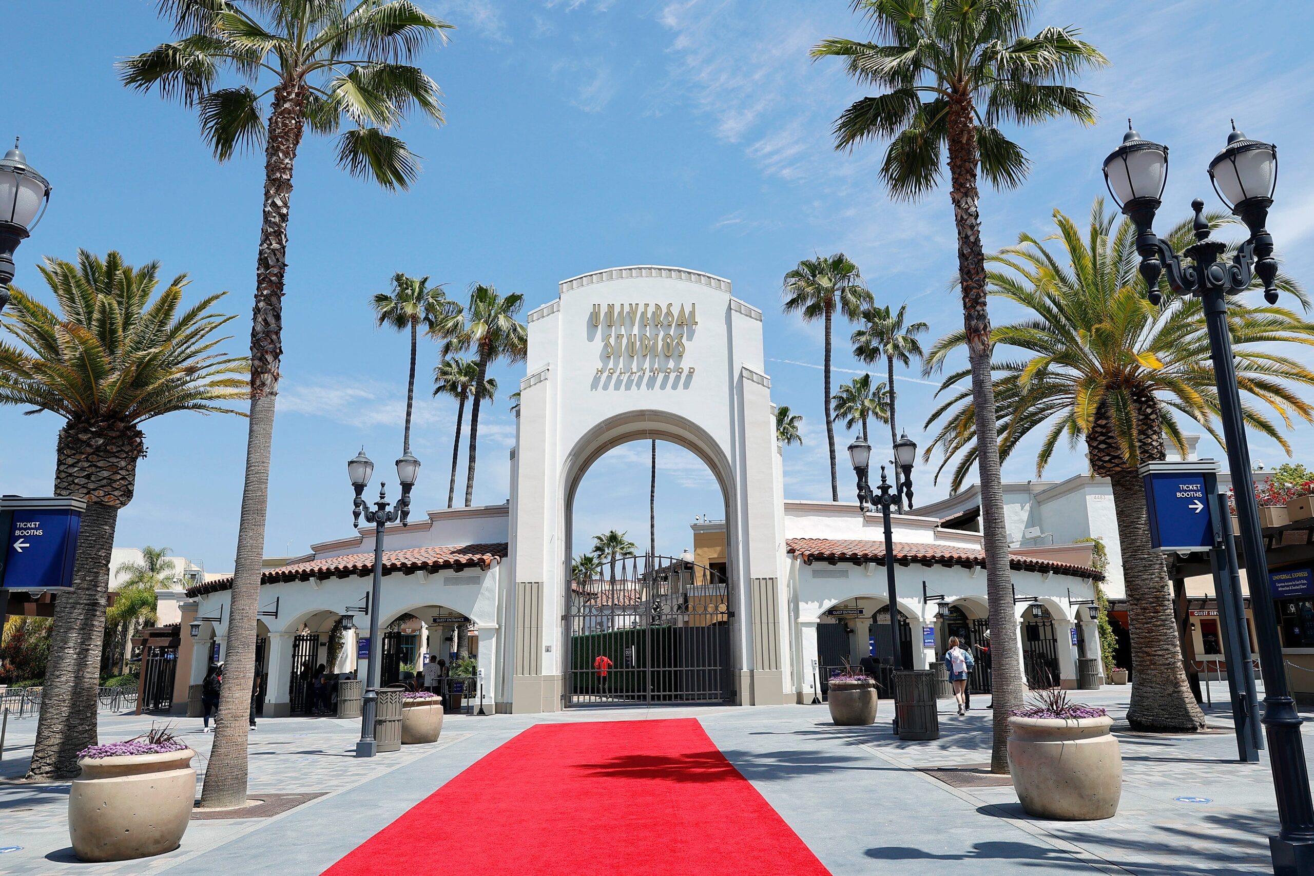 Harry Potter ride accident, Universal Studios Hollywood lawsuit, Pamela Morrison, spinal injury, theme park safety, ride exit fall, NBCUniversal, Comcast Corporation, jury verdict, Taylor Scott Kruse, moving walkway, chronic pain
