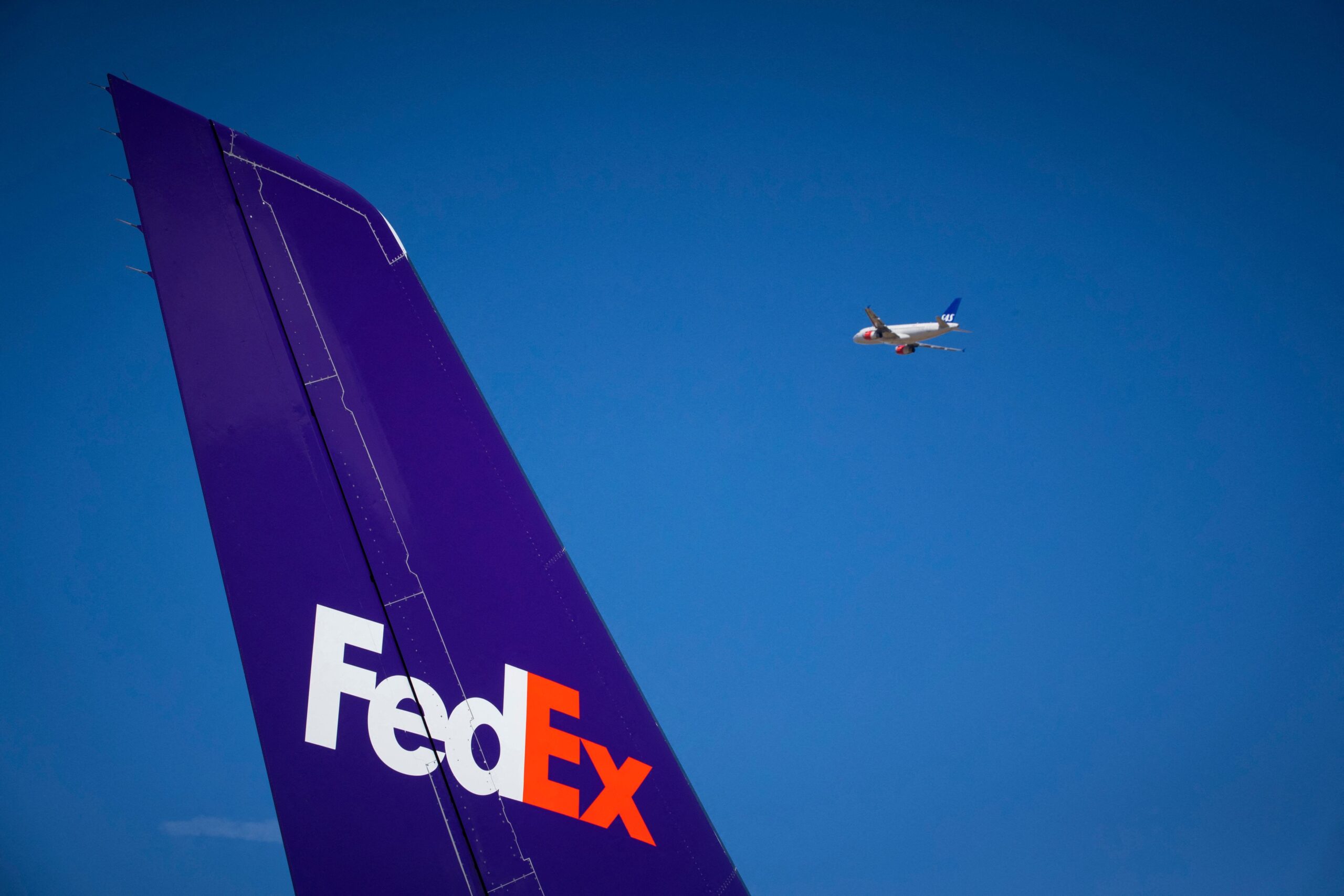 FedEx, plane, Newark Liberty International Airport, bird strike, engine fire, Boeing 767, Flight 3609, FAA, Indianapolis, emergency landing, aviation incident, air travel
