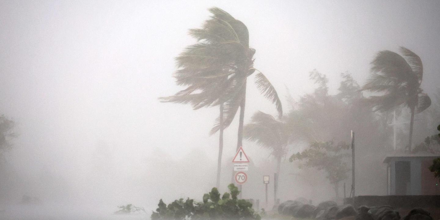 La Réunion, cyclone Garance, natural disaster, deaths, injuries, damage, flooding, power outages, road closures, airport closure, emergency shelters, rescue efforts, Météo-France, weather, Indian Ocean, tropical storm, Belal cyclone, Sébastien Lecornu, Bruno Retailleau, Saint-Denis, Trois Bassins, agriculture, hospitals
