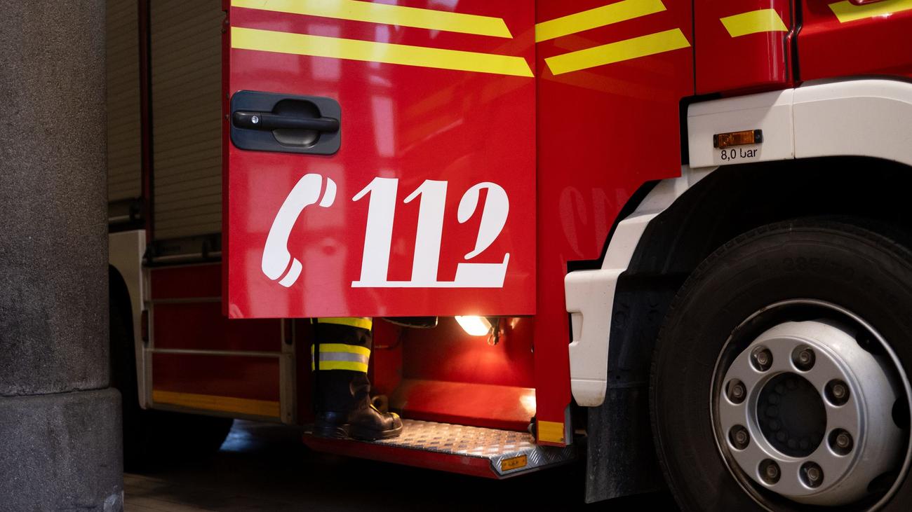 Stutensee, fire, house fire, Karlsruhe, residential building, uninhabitable, residents housed, fire brigade, police, cause of fire, investigation, damage
