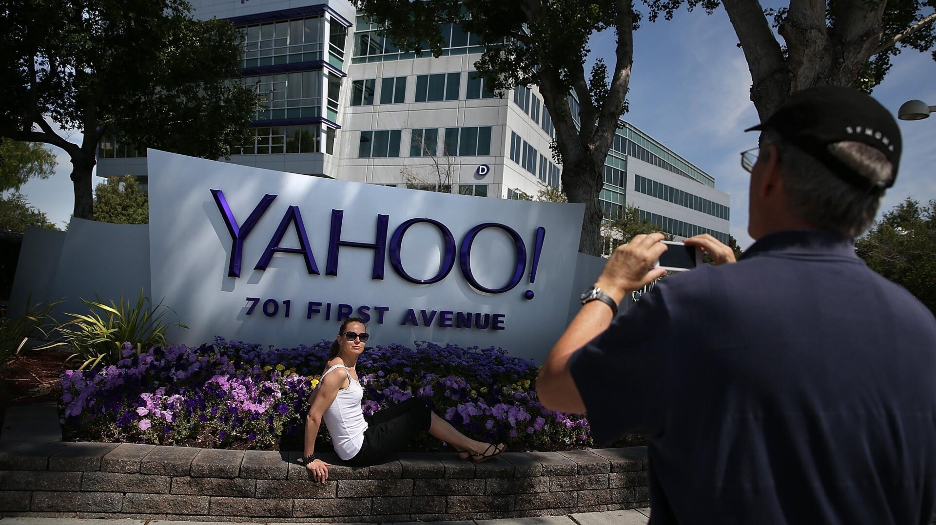 Yahoo, Yahoo News, Yahoo Finance, Yahoo Mail, Tech, Technology, Internet, Web, Portal, News, Finance, Email, Comscore, Google, Amazon, Facebook, AI, Artificial Intelligence, Marissa Mayer, Craigslist, Nostalgia, Dotcom Boom, Tech Pioneers, Digital Media, Online Media, Similarweb, Millennial, Gen Z, Website Traffic, Online Content
