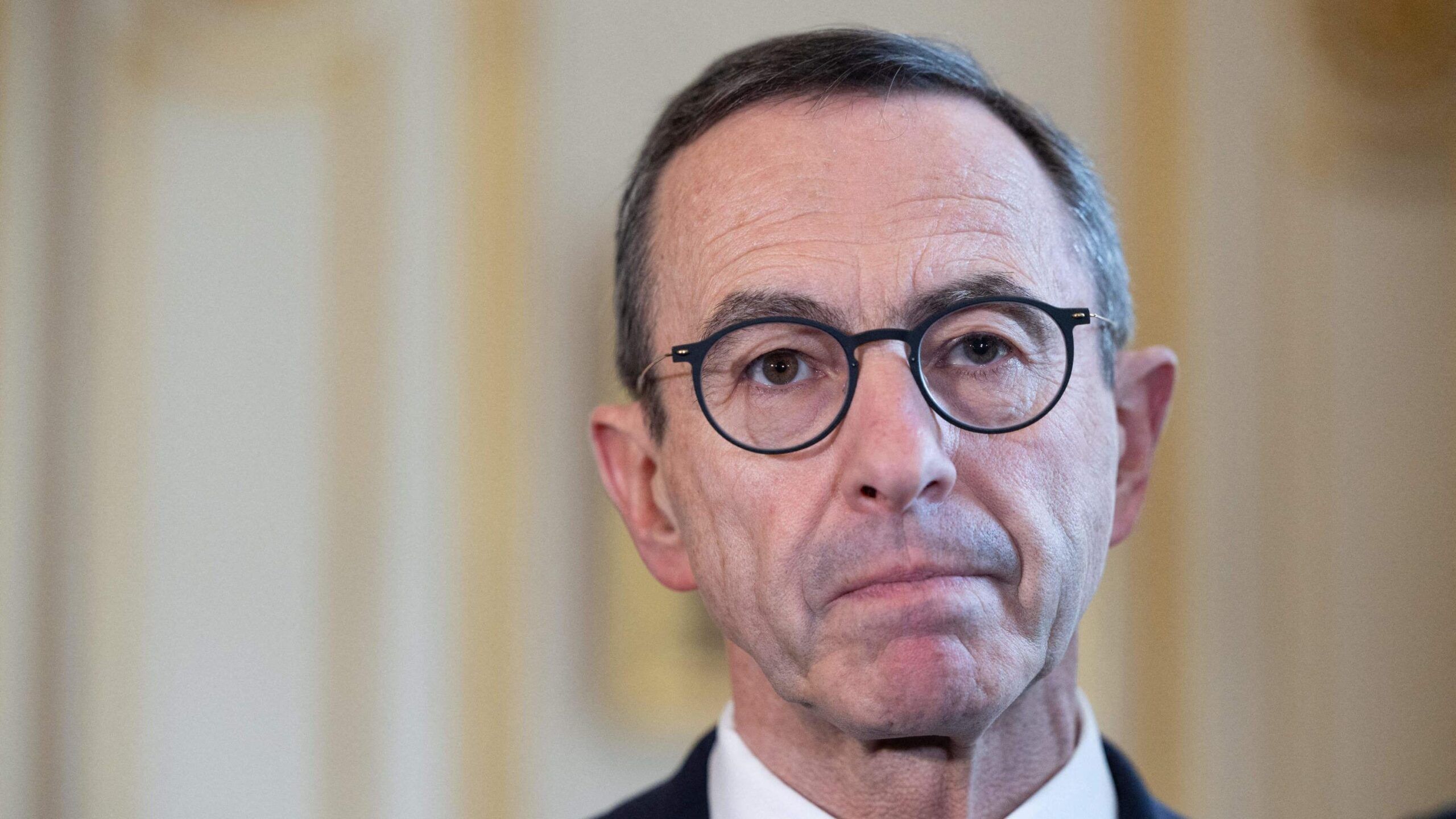 Bruno Retailleau, 2027 presidential election, French politics, conservative candidate, minister of the Interior, political strategy, French right, political ambition, liberal-conservative, security policy, immigration, political campaign
