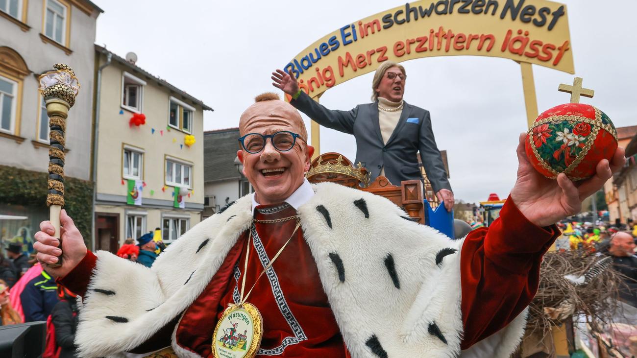Fasching, Karneval, Thüringen, Wasungen, Apolda, Faschingsumzug, Karnevalsumzug, Narren, Kostüme, Politik, Satire, Sicherheit, Umzug, Faschingshochburg, Straßenfasching, Konfetti, Helau, Ahoi
