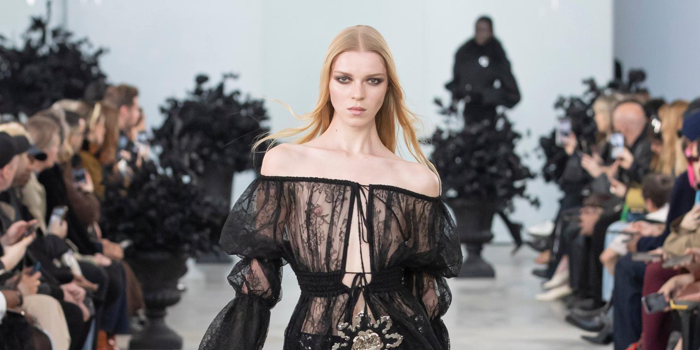 Fashion Week Milan, luxury trends, discreet fashion, Dsquared2 30th anniversary, Diesel graffiti art, Blumarine David Koma, sexy fashion, runway shows, designer collections, Italian fashion, fashion trends 2024, Doechii, Glenn Martens, Elvire von Bardeleben
