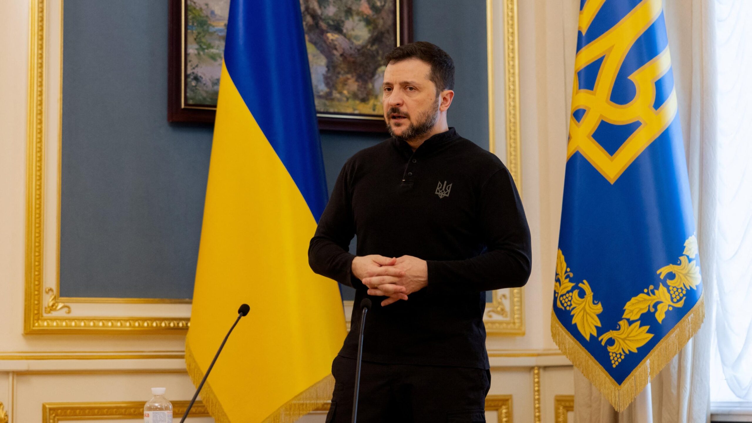 Volodymyr Zelensky, Donald Trump, Ukraine, Russia, conflict, negotiations, US support, Vladimir Putin, White House, tensions, war, cease-fire, diplomacy, US-Ukraine relations
