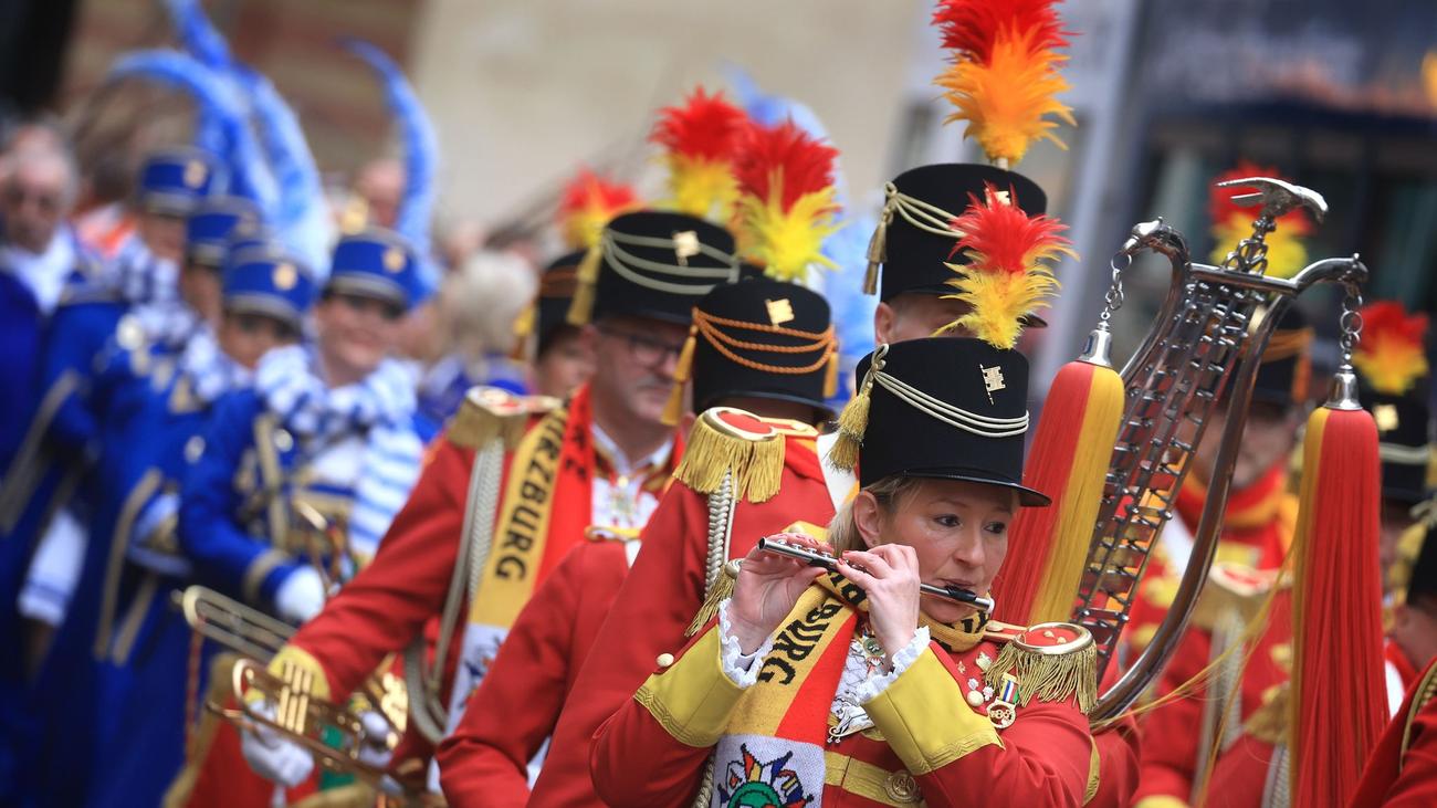 Fasching Bavaria, Bavarian carnival, Fasching retail, retail sales Bavaria, carnival sales Bavaria, Fasching revenue, retail association Bavaria, Bernd Ohlmann, Fasching season length, gastronomy Fasching, German carnival revenue, German carnival economy, Institute of German Economy, Fasching turnover
