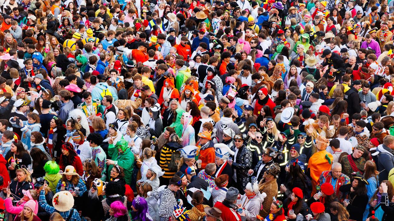 Fastnacht, Rheinland-Pfalz, Karneval, Mainz, Kinder- und Jugendmaskenzug, Koblenz, Trier, Kaiserslautern, Ludwigshafen, Herxheim, Landau, Schreckschusswaffe, Faschingsfeier, Saarland, Pikachu, Theley, Angriff, Zeugen gesucht
