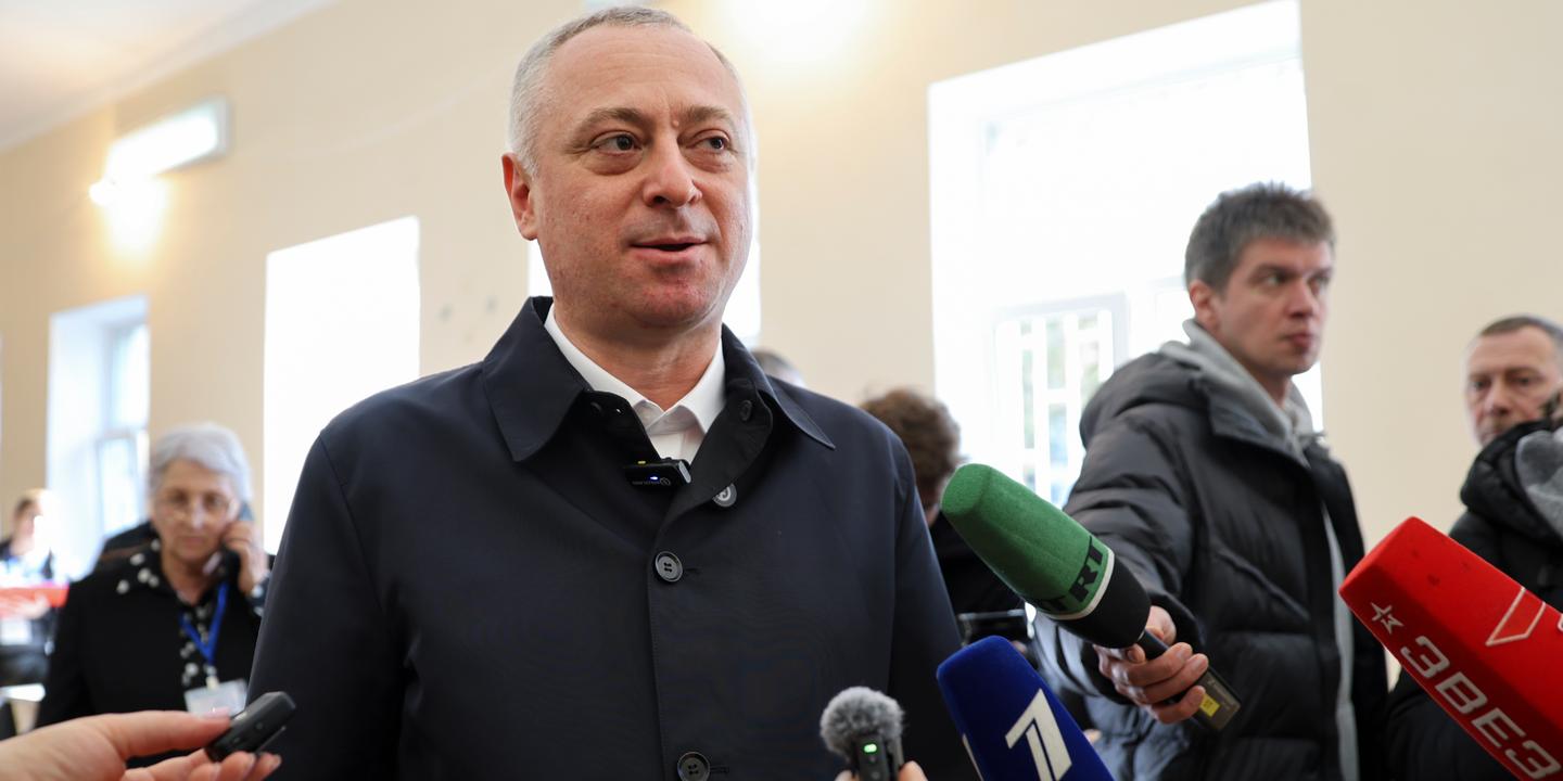 Abkhazia, Badra Gounba, Russia, Georgia, election, separatist region, Vladimir Putin, political tensions, Russian influence, economic agreement, protests, sovereignty, international relations.
