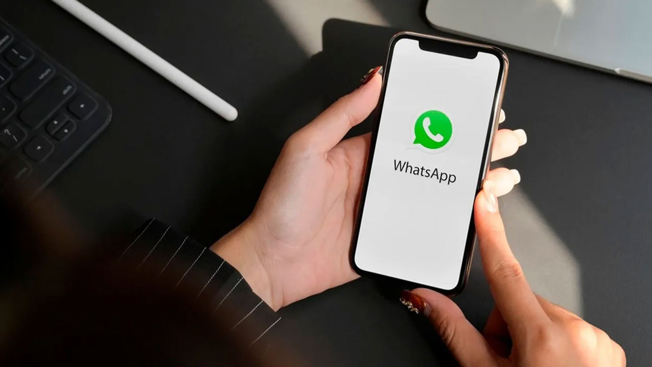 WhatsApp video call features, emoji reactions, raise hand feature, WhatsApp update, video conferencing, group calls, WhatsApp beta, messaging app, communication, mobile app, features, Zoom, Google Meet, Signal
