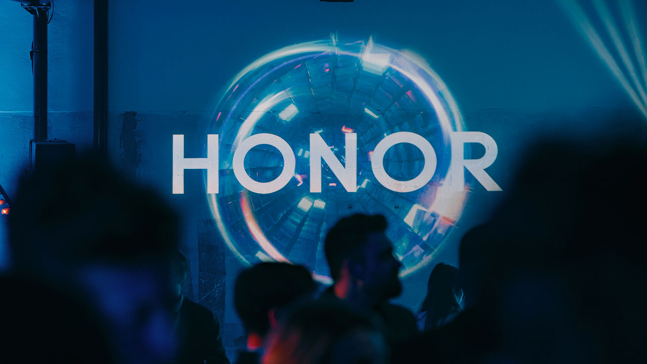 Honor, MWC 2025, AI Deepfake Detection, Magic 7 Pro, Magic V3, software updates, smartphone photography, pixel-level inconsistencies, unnatural edges, deepfake images, artificial intelligence, AI tools, technology, news
