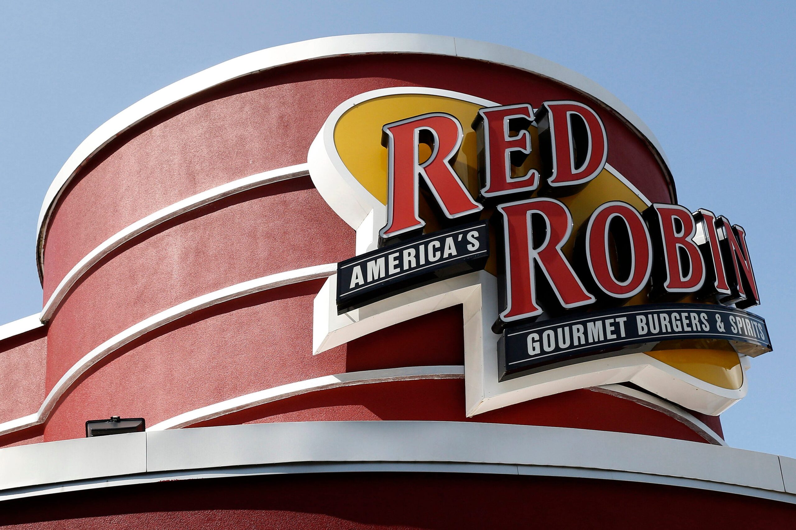 Red Robin, restaurant closure, underperforming locations, debt repayment, financial results, 2024, 2025, G.J. Hart, CEO, revenue, net loss, menu items, promotions, Denny's, Wendy's, franchisee, restaurant industry, restaurant chains
