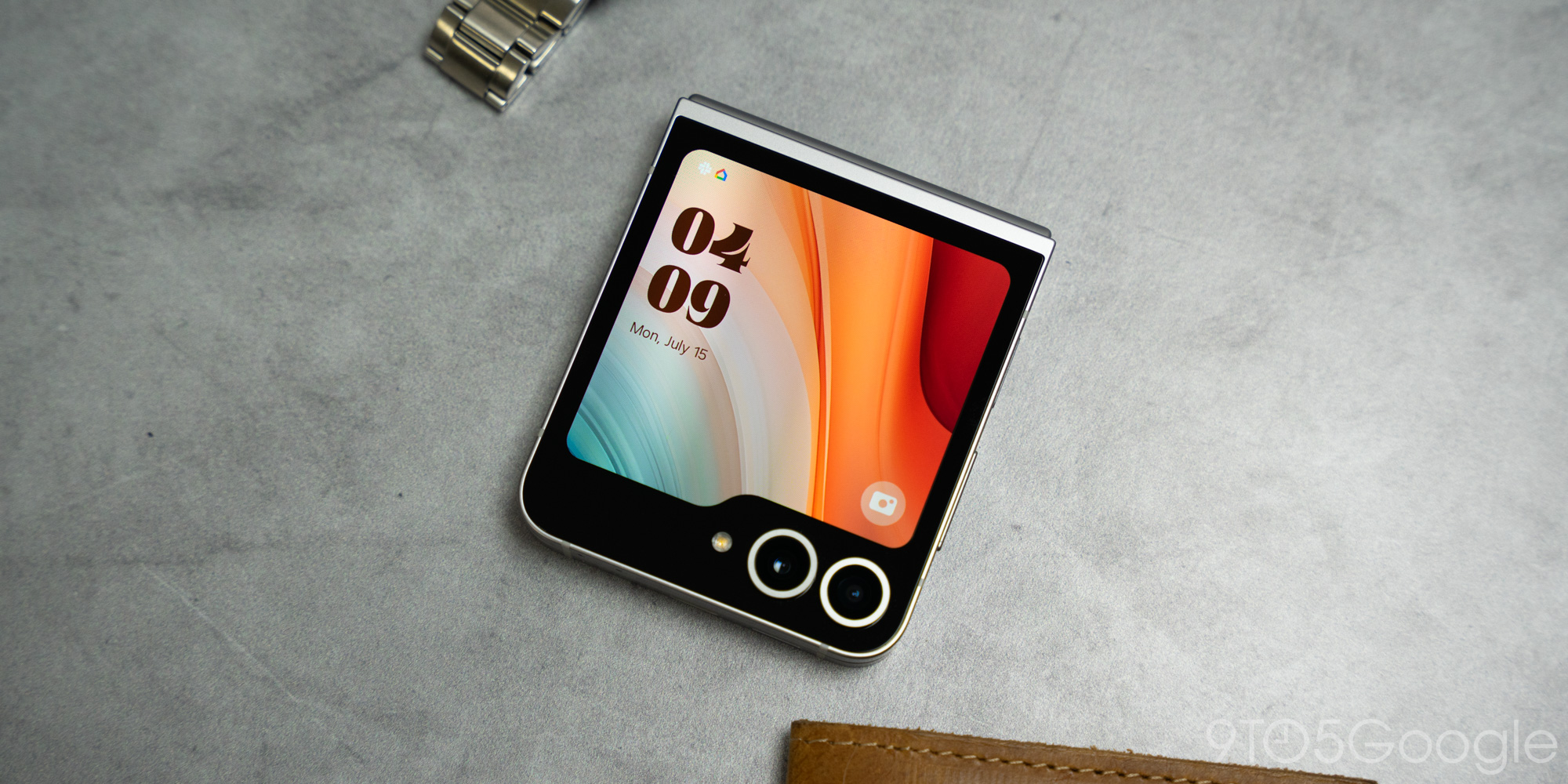 Galaxy Z Flip 7, Samsung, foldable phone, battery life, battery capacity, Snapdragon 8 Elite SoC, Galaxy S26, rumors, leaks, Galaxy Z Flip 6, review, specifications, Samsung Unpacked, July, release date, silicon-carbon batteries
