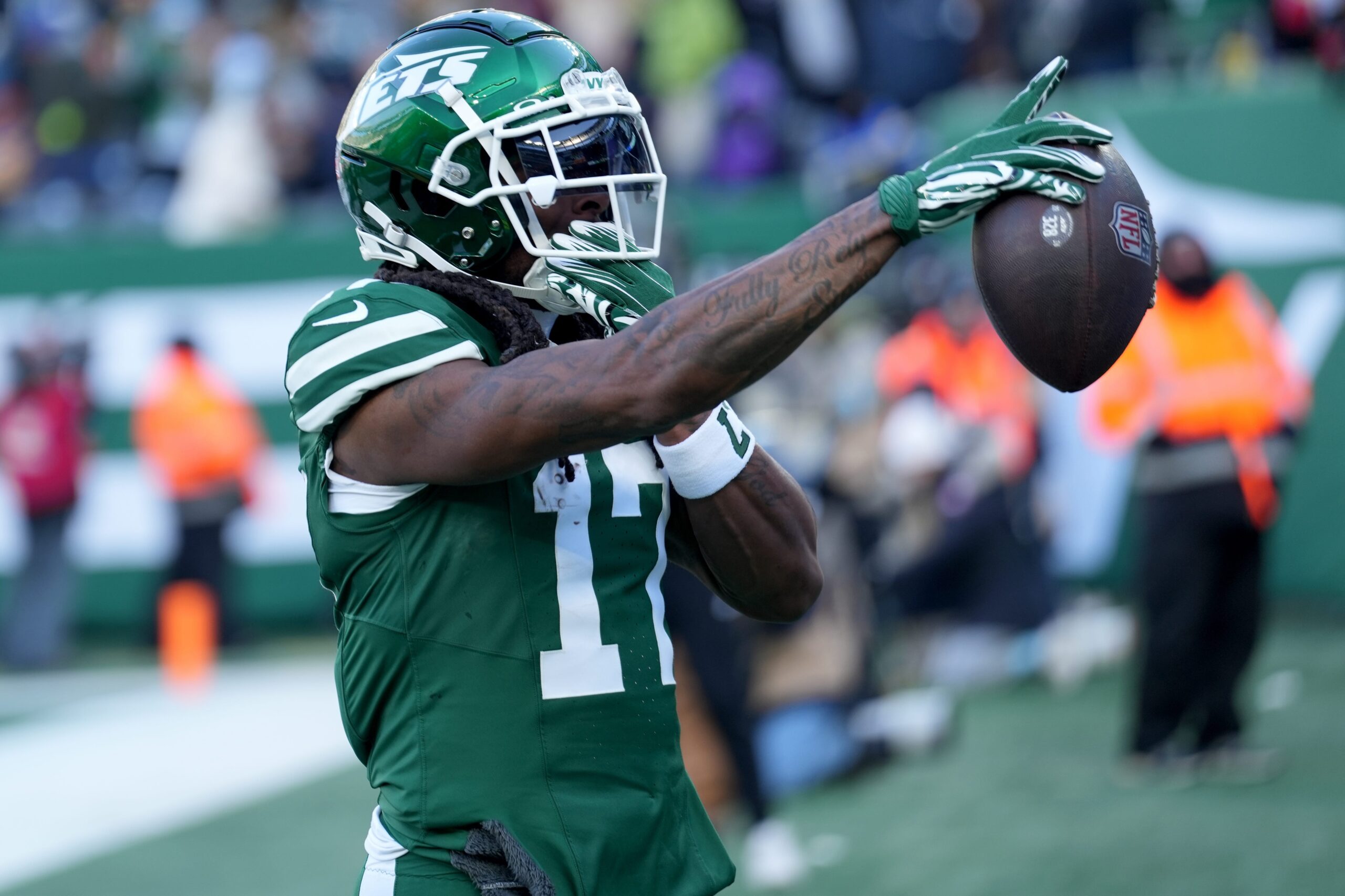 Davante Adams, NFL free agency, wide receiver, landing spots, potential teams, Chargers, Giants, Patriots, Packers, Rams, Steelers, Broncos, NFL rumors, NFL news, free agent signings
