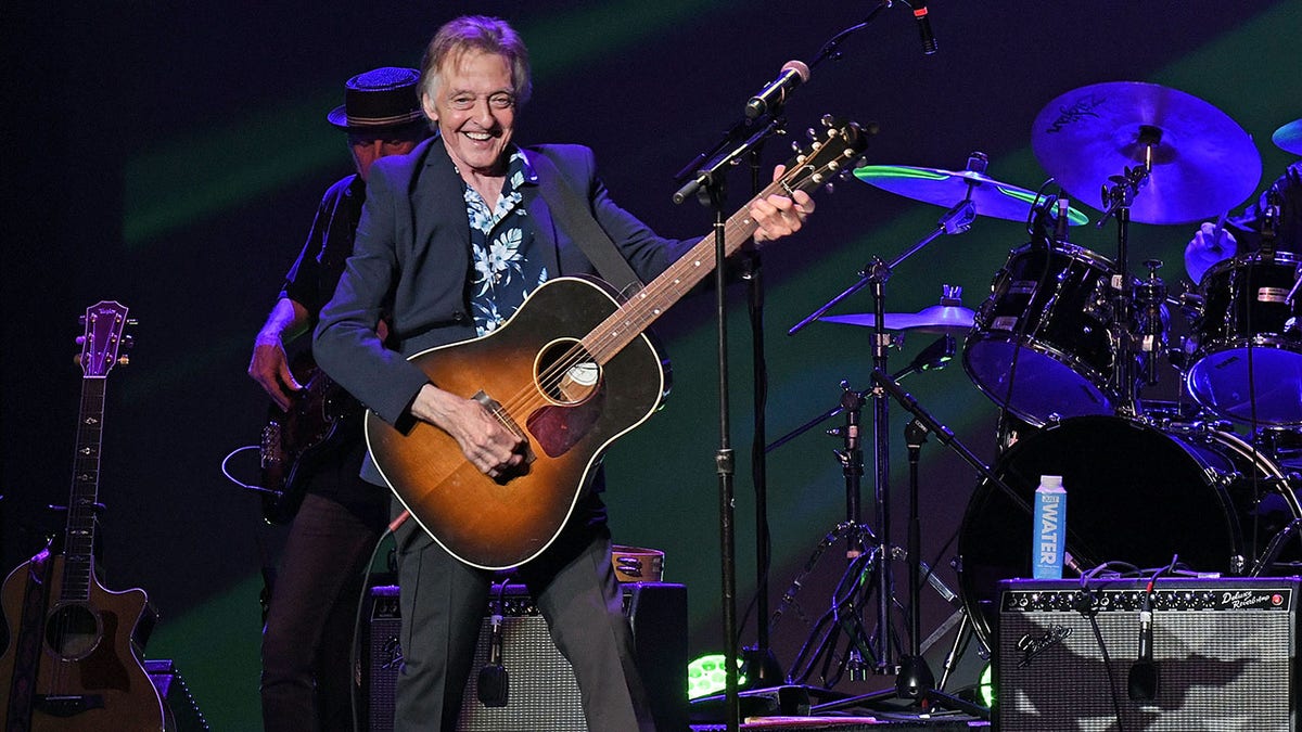 Joey Molland, Badfinger, Welsh rock band, death, obituary, diabetes, pneumonia, Paul Davie, Apple Records, Beatles, George Harrison, John Lennon, Come and Get It, Baby Blue, No Matter What, Day After Day, Without You, musician, tribute, All Things Must Pass, The Concert for Bangladesh, Imagine, GoFundMe, Mary Joyce
