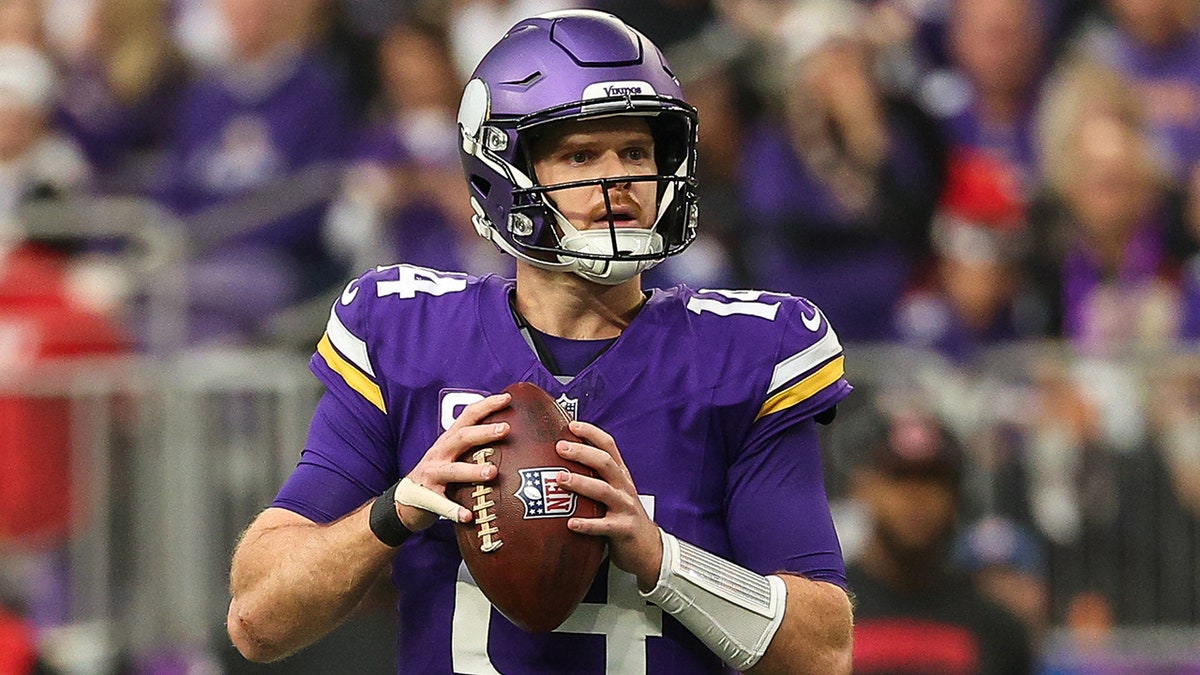 Sam Darnold, Minnesota Vikings, NFL, Franchise Tag, Free Agency, Quarterback, Kevin O'Connell, J.J. McCarthy, NFL Draft, Contract, Football, Sports
