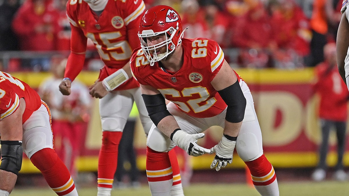 Chicago Bears, Joe Thuney, Kansas City Chiefs, NFL Draft, Trey Smith, Jonah Jackson, Caleb Williams, Offensive Line, Ben Johnson, NFL, Football, Trade, Free Agency, Salary Cap, Patrick Mahomes, Mike Caliendo, Los Angeles Rams, Detroit Lions
