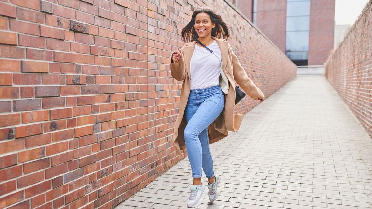 women's jeans, spring fashion, denim trends, straight-leg jeans, skinny jeans, cropped jeans, wide-leg jeans, flared jeans, boyfriend jeans, distressed jeans, tapered jeans, baggy jeans, paper bag jeans, high-waisted jeans, Levi's, Old Navy, SPANX, Good American, Hollister, Astylish, Hidden brand, Gloria Vanderbilt, NYDJ, spring outfits, fashion tips, comfortable jeans, stylish jeans, denim guide, spring wardrobe, Amazon fashion, Nordstrom, affordable jeans
