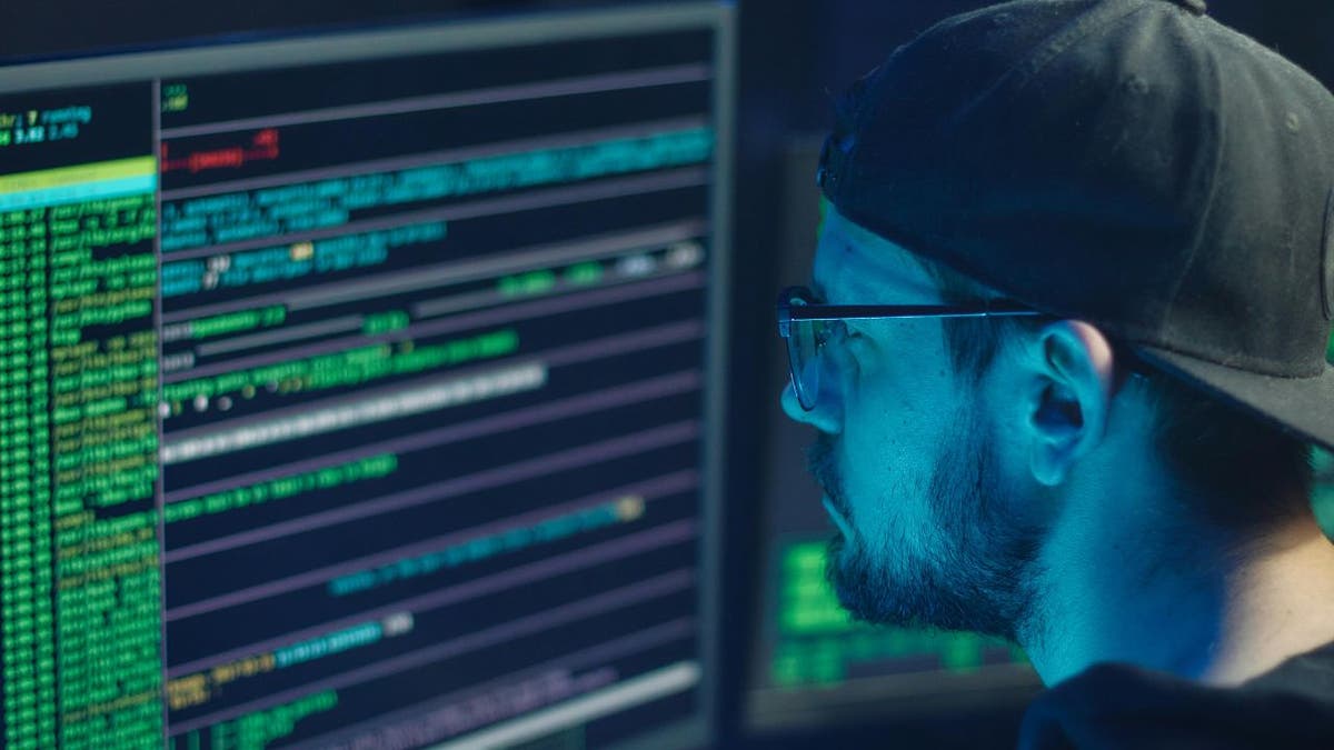 vishing, scam, cybercrime, phishing, phone scam, Google account, Apple account, online security, data breach, data removal, personal information, identity theft, fraud prevention, two-factor authentication, antivirus software, cyber security, security alerts, tech tips, digital trends
