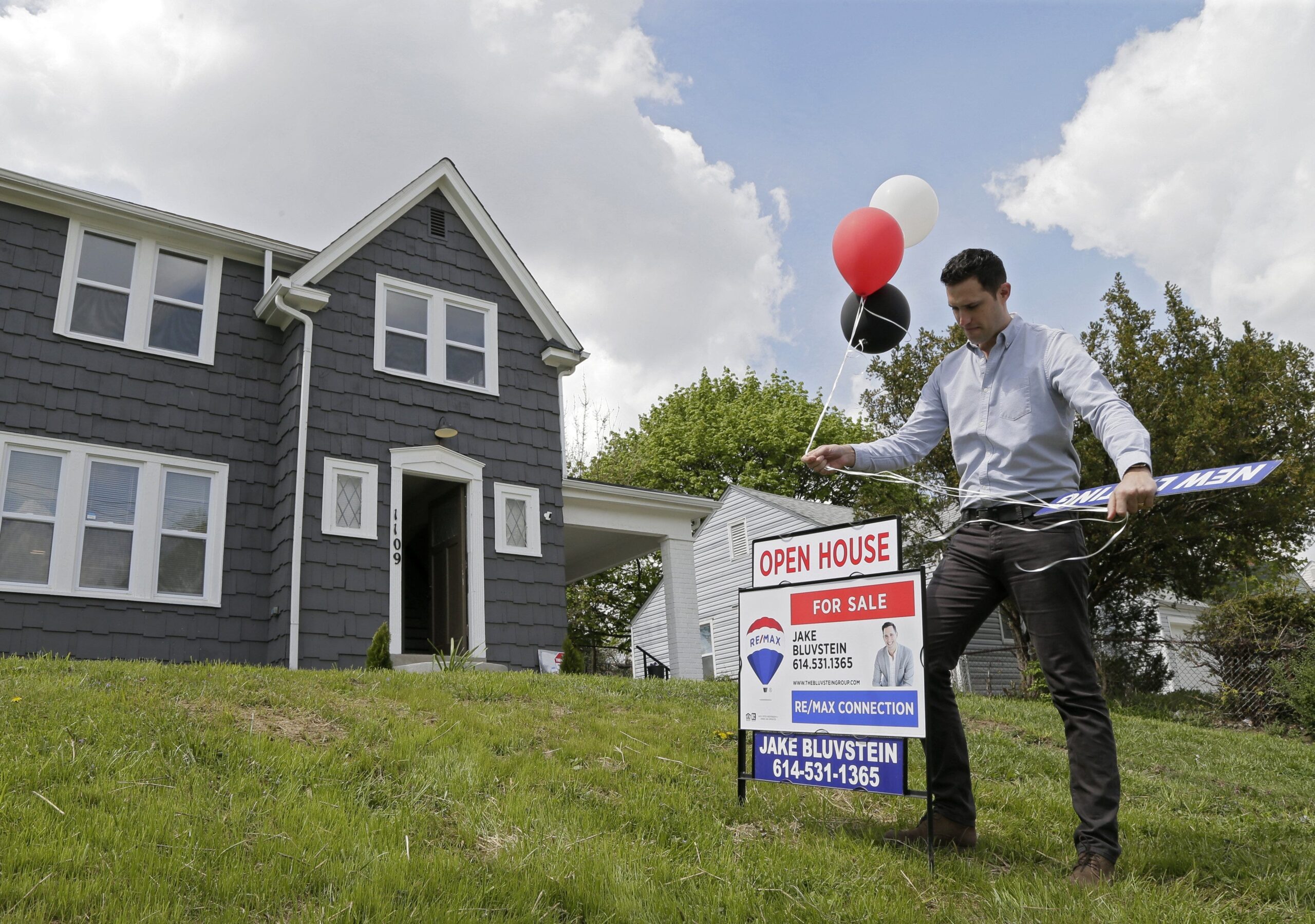 Home Loans, Mortgage Rates, Interest Rates, Refinancing, Housing Market, Economic Concerns, Trade War, Stock Market, Job Market, Consumer Spending, Real Estate, Freddie Mac, Market Trends, Home Buying, Economic Outlook
