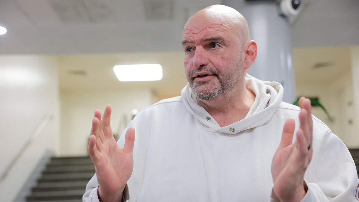 John Fetterman, Donald Trump, Democrats, Republicans, Joint Address to Congress, Hamas, Israel, Hostages, Political Analysis, Midterm Elections, Congressional Behavior, Political Commentary, News
