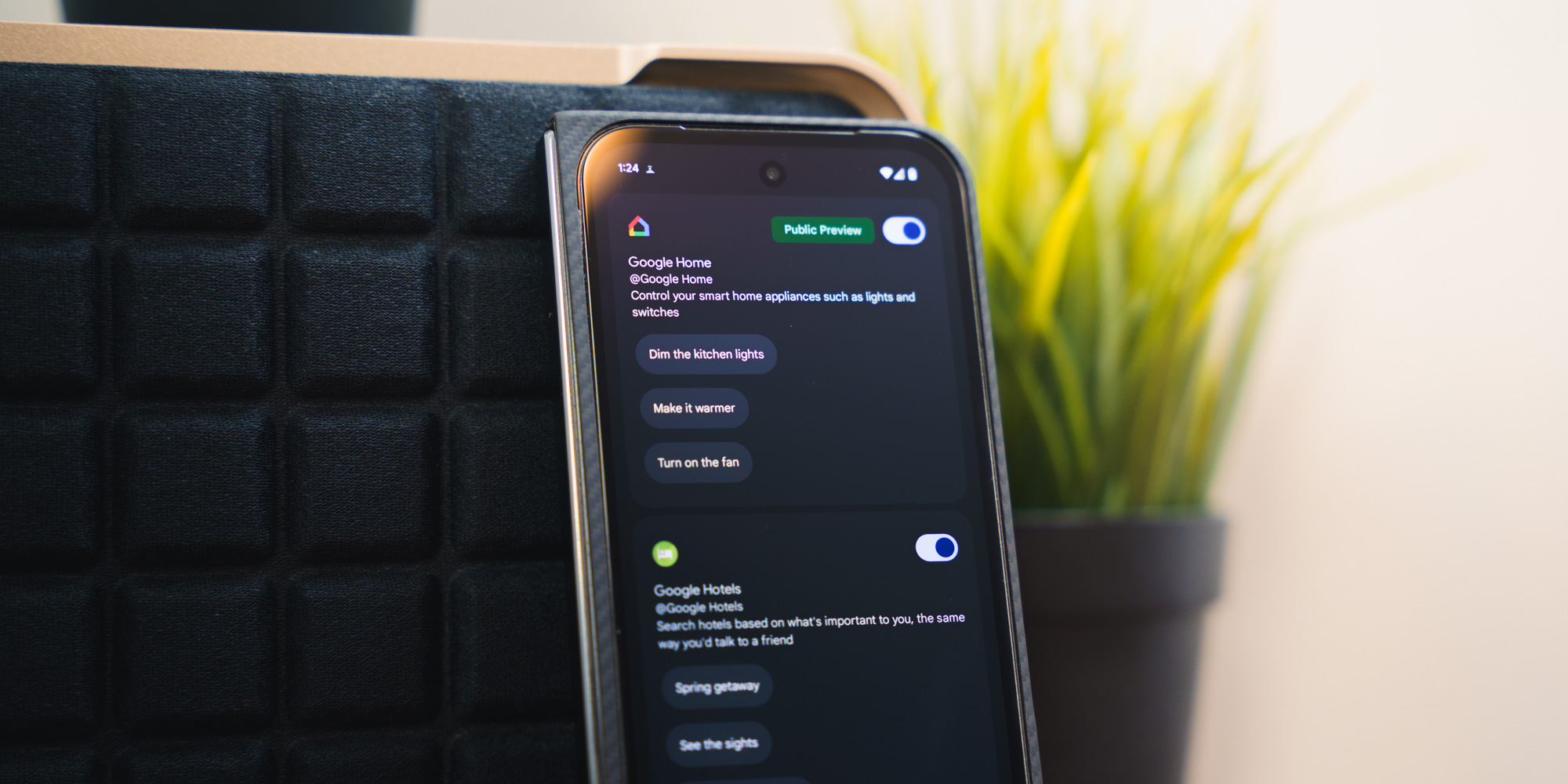 Gemini, Google AI, AI Apps, 2.0 Flash Thinking, Reasoning Model, Google Workspace, Gemini Advanced, AI Model Upgrade, Experimental AI, AI Development, Google Apps, Gmail, Google Drive, Google Docs, AI Performance, AI Speed, AI Efficiency, AI Reasoning, Third-Party AI Applications, Gemini Rebrand, AI News
