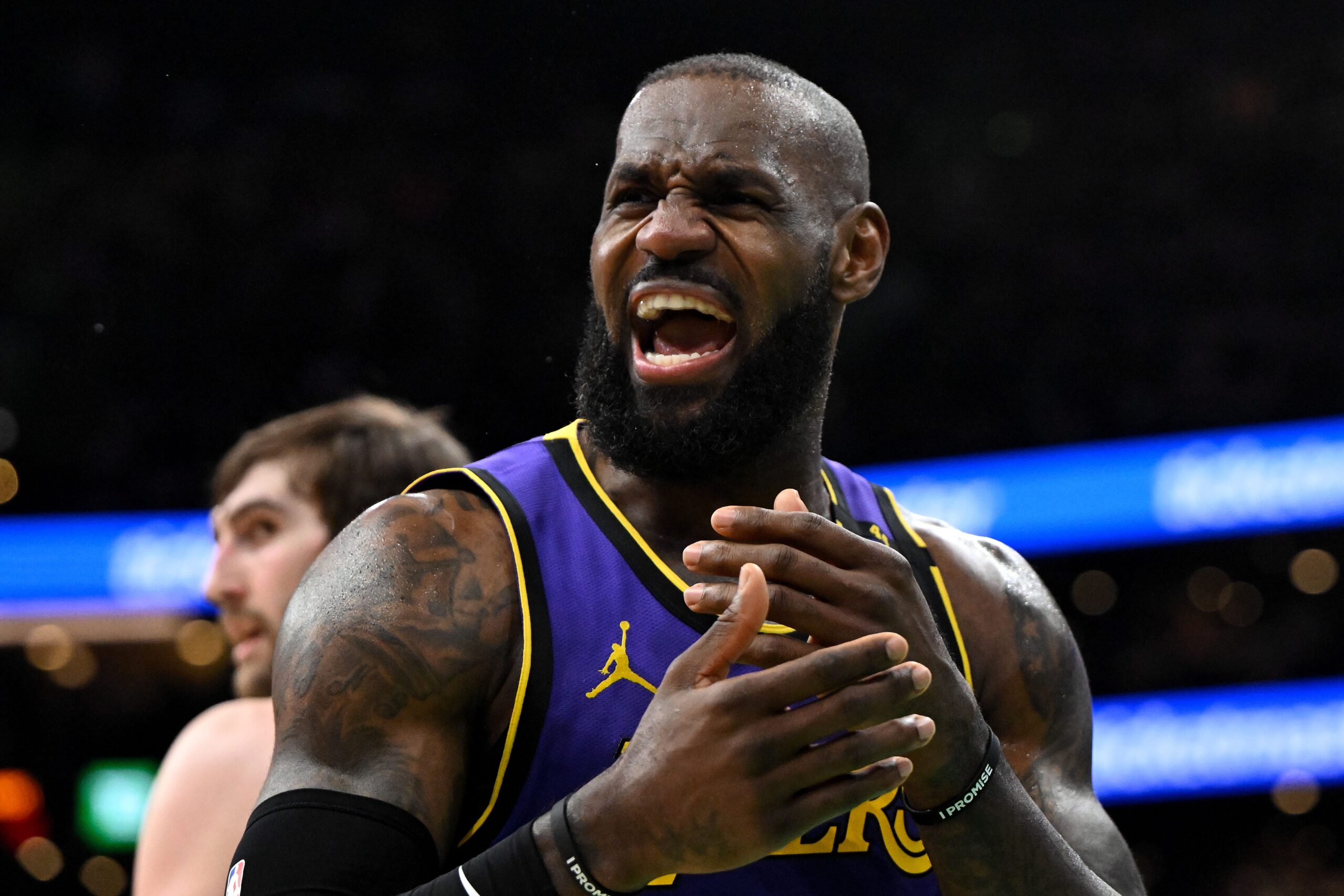 Los Angeles Lakers, LeBron James, injury, groin strain, Boston Celtics, NBA, basketball, sports, news, update
