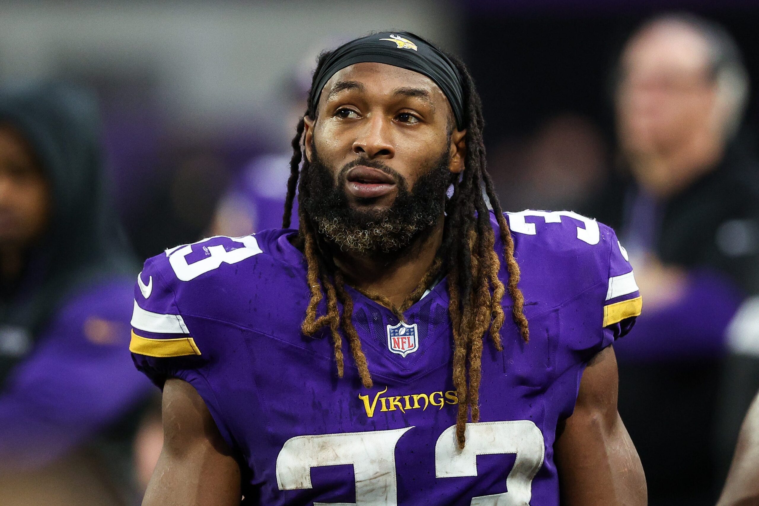 Aaron Jones, Minnesota Vikings, NFL, Free Agency, Re-signing, Contract, Running Back, Adam Schefter, NFC North, 2025 Season, Injury, Saquon Barkley, Derrick Henry, Josh Jacobs
