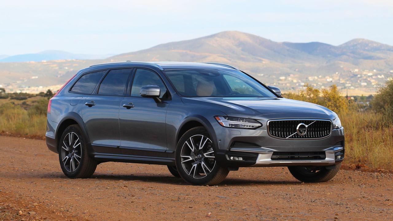 Volvo, station wagon, SUV, Jim Rowan, V90, V60, Cross Country, EX30, BMW, Audi, M3 CS Touring, A6 Avant, automotive industry, car market, market trends, consumer preferences, Volvo strategy, automotive news
