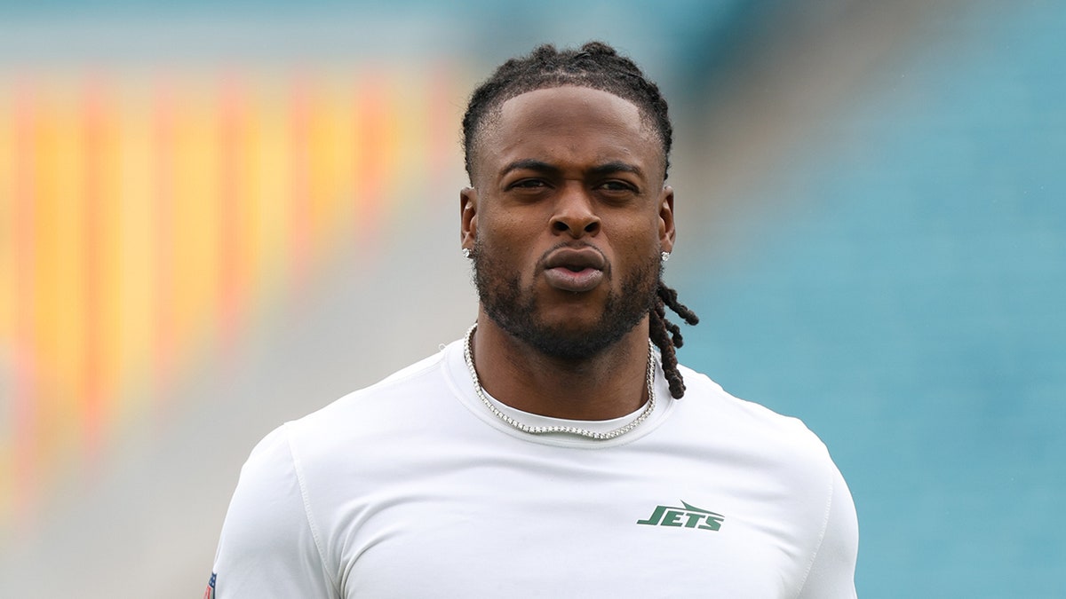 Davante Adams, Los Angeles Rams, NFL, Matthew Stafford, Puka Nacua, Sean McVay, Free Agency, Trade, New York Jets, Aaron Rodgers, Las Vegas Raiders, Cooper Kupp, Football, Wide Receiver, Contract, Sports News, NFL Rumors
