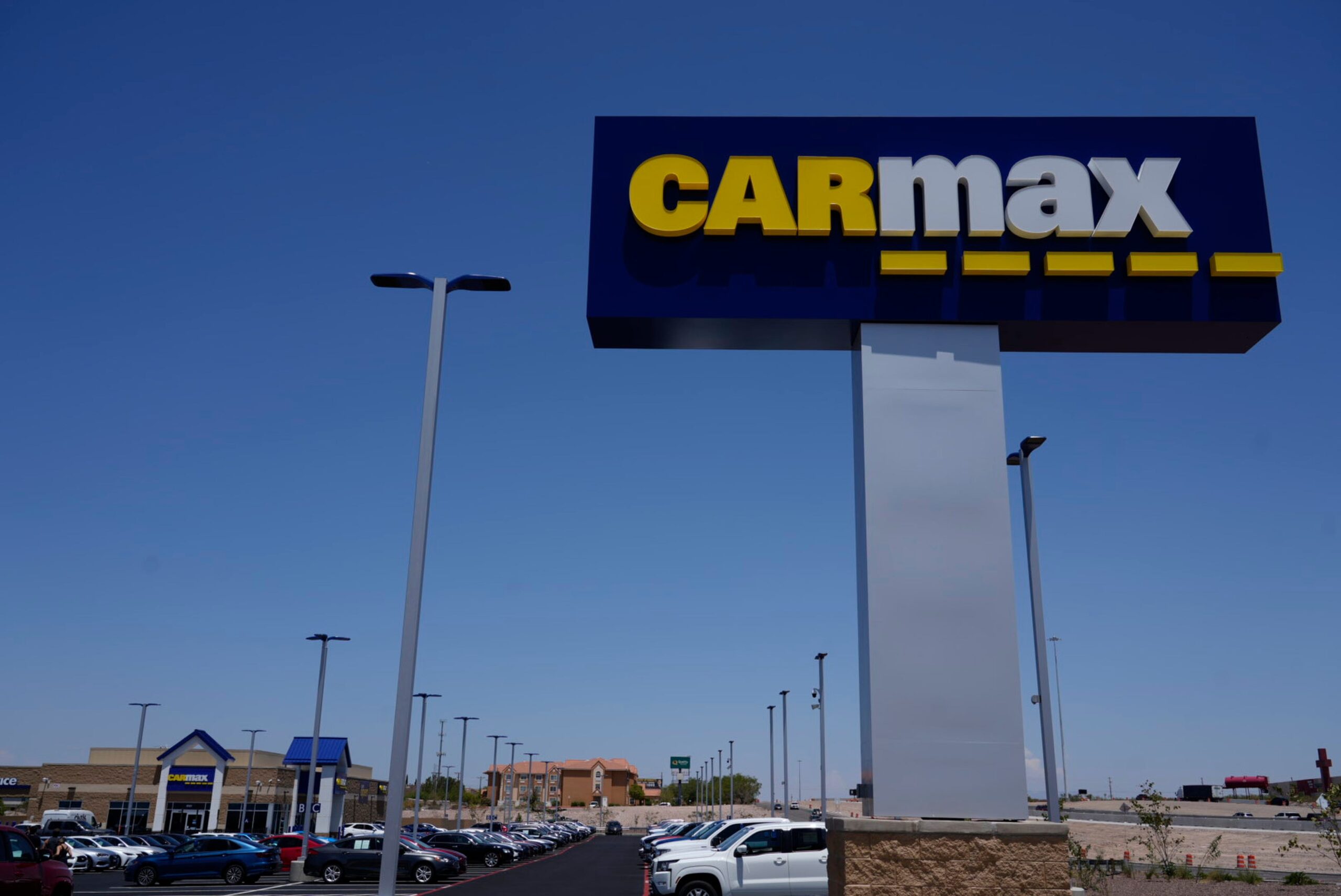 CarMax, California, Inglewood, Car accident, Car dealership, Customer, Injuries, Crime, Police, Arrest, Vehicle appraisal, Road rage
