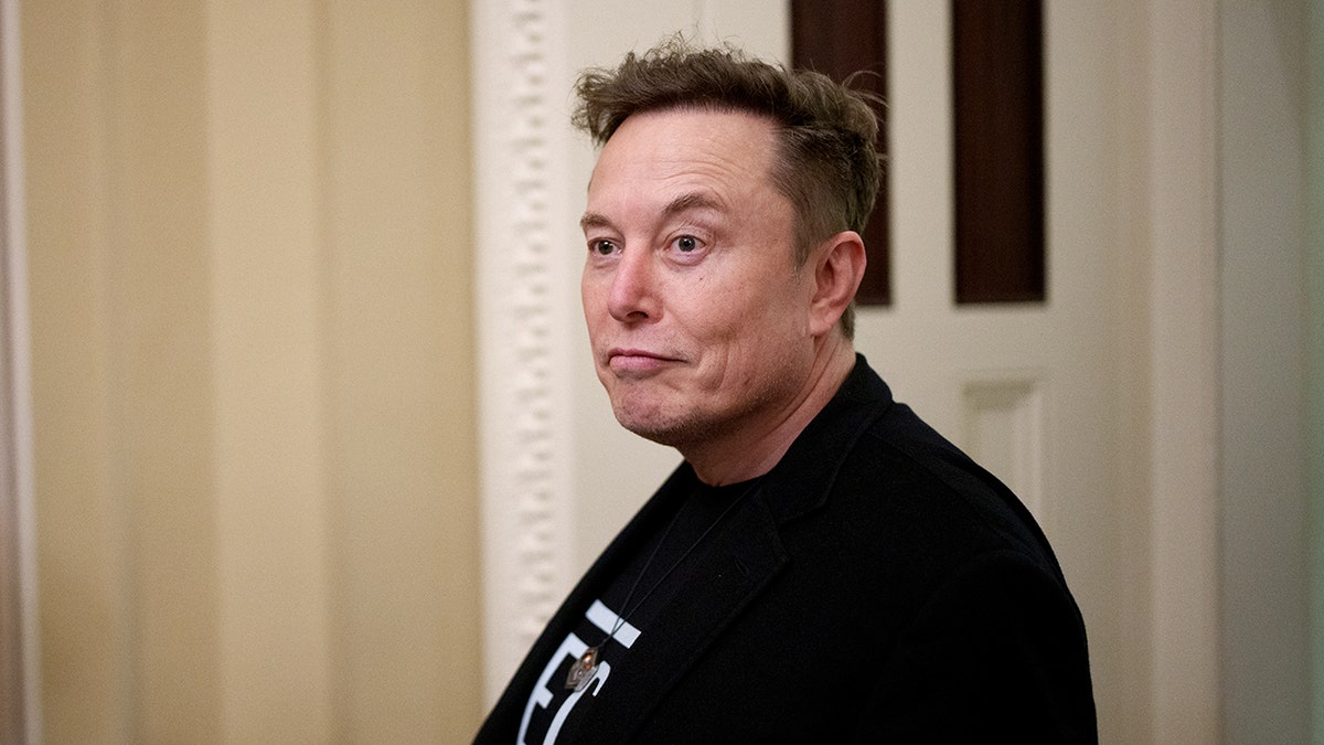 Mark Kelly, Elon Musk, Donald Trump, Ukraine, Russia, War, Aid, Social Security, Tesla, Stock Market, Tariffs, Politics, Controversy, Doge, Volodymyr Zelenskyy, Marco Rubio, Steve Bannon, Joe Rogan, Larry Kudlow, Electric Cars, American Auto Jobs, Freedom, Patriotism, Treason, Political Combat, Media Bias, Protests, Violence, Business, Economy.
