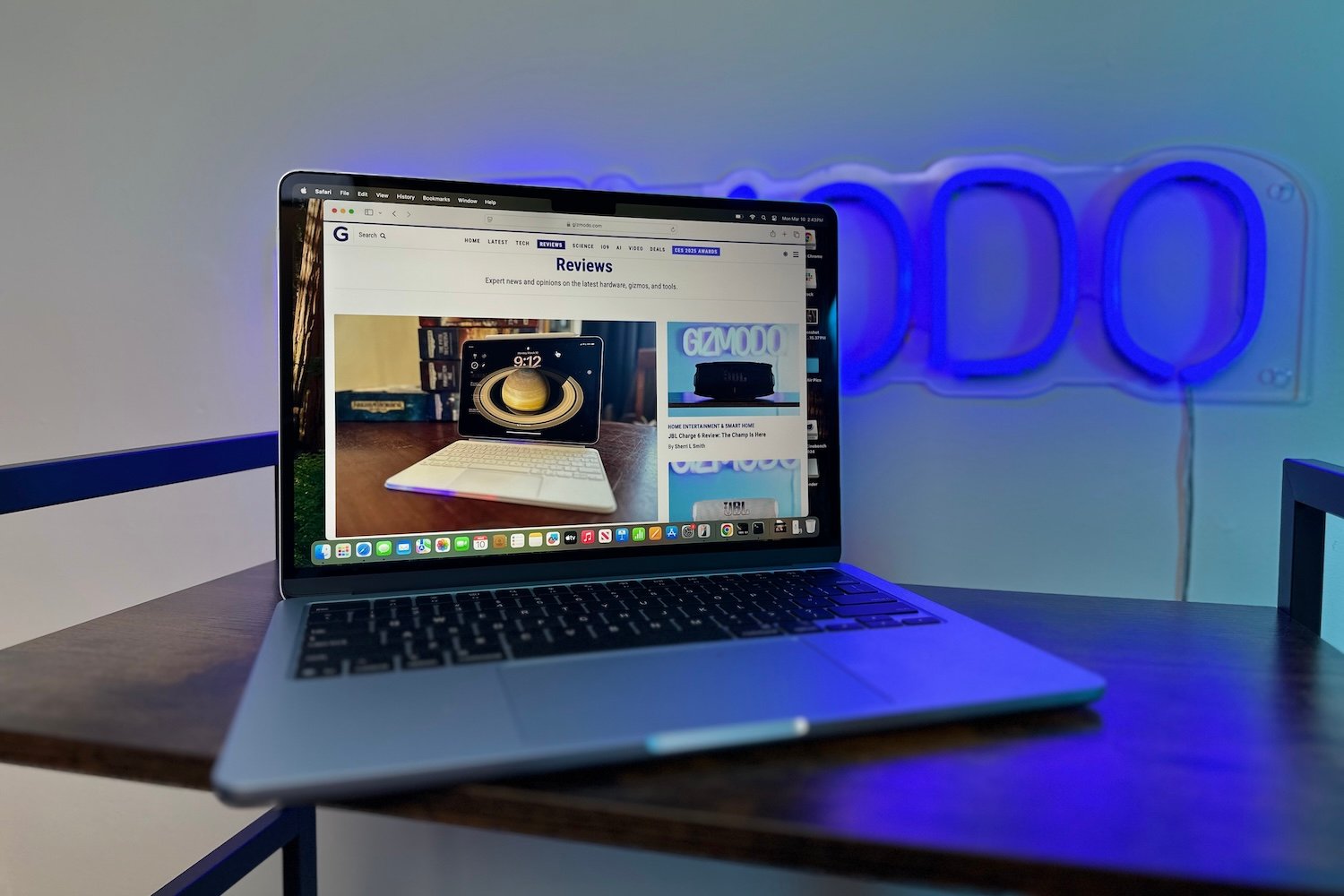 MacBook Air M4, Apple, review, Sky Blue, color, performance, price, M3, M2, M1, processor, benchmarks, gaming, display, design, features, laptop, thin and light, portable, external monitor, upgrade, specs, comparison, pros, cons
