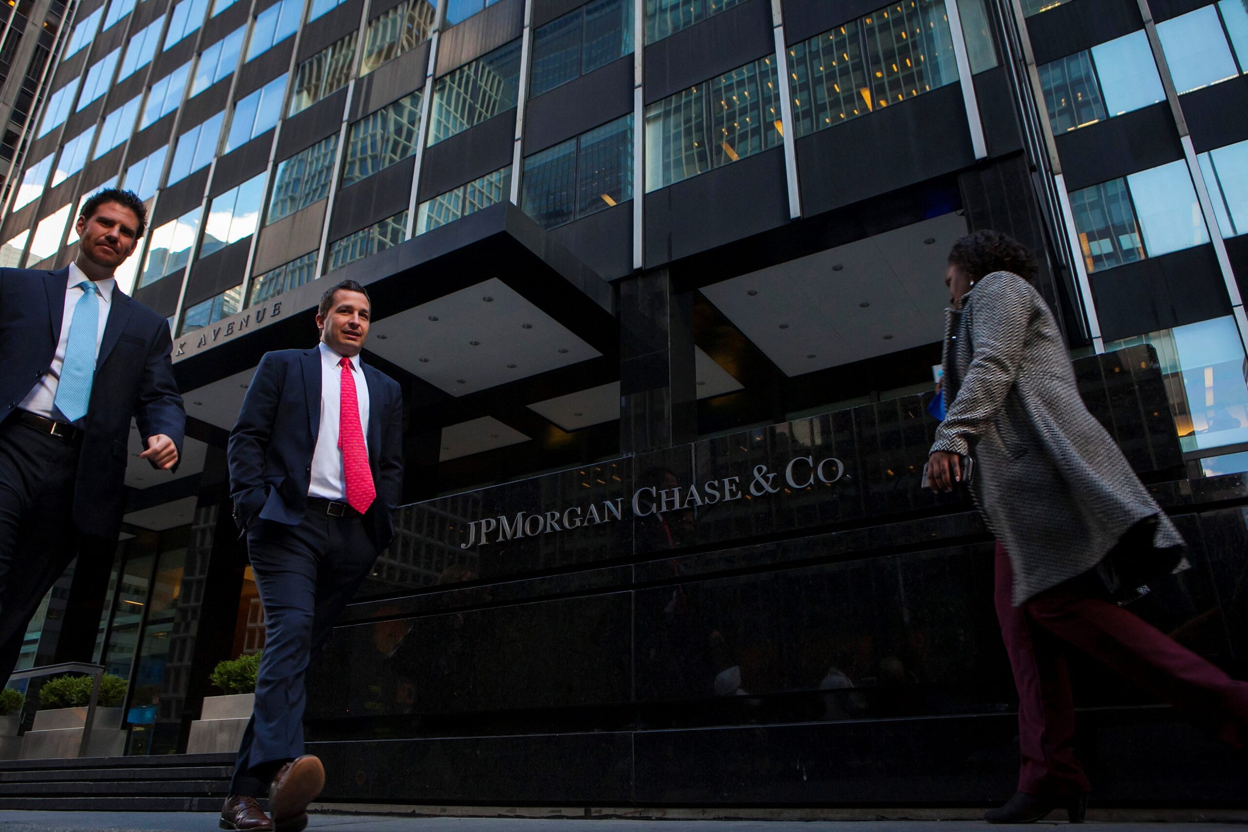 US recession, JP Morgan, Bruce Kasman, Donald Trump, tariffs, GDP growth, investment risk, US economy, economic forecast, trade war, US governance, exorbitant privilege, US assets, economic policy, data collection
