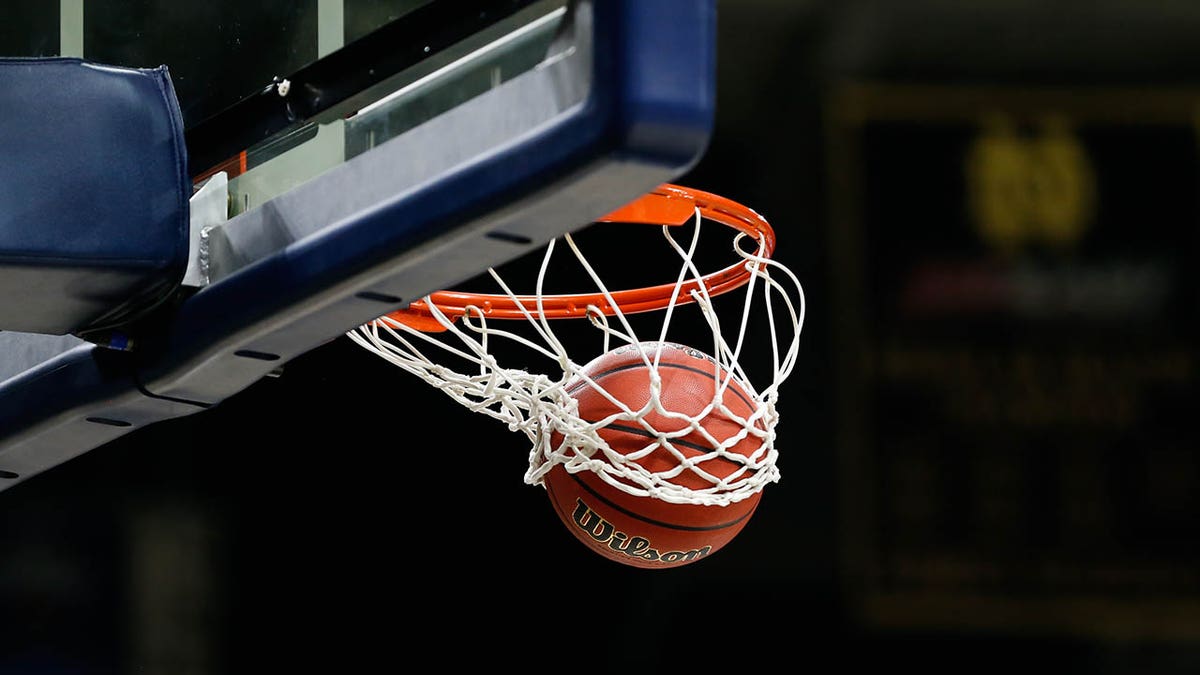Vancouver Island University, VIU, womens basketball, CCAA, Canadian Collegiate Athletic Association, national tournament, Mohawk College, Columbia Bible College, CBC, Harriette Mackenzie, transgender athlete, transgender, sports, Taylor Claggett, PACWEST, investigation, suspension, gender identity, discrimination, Fox News, college basketball, athlete eligibility
