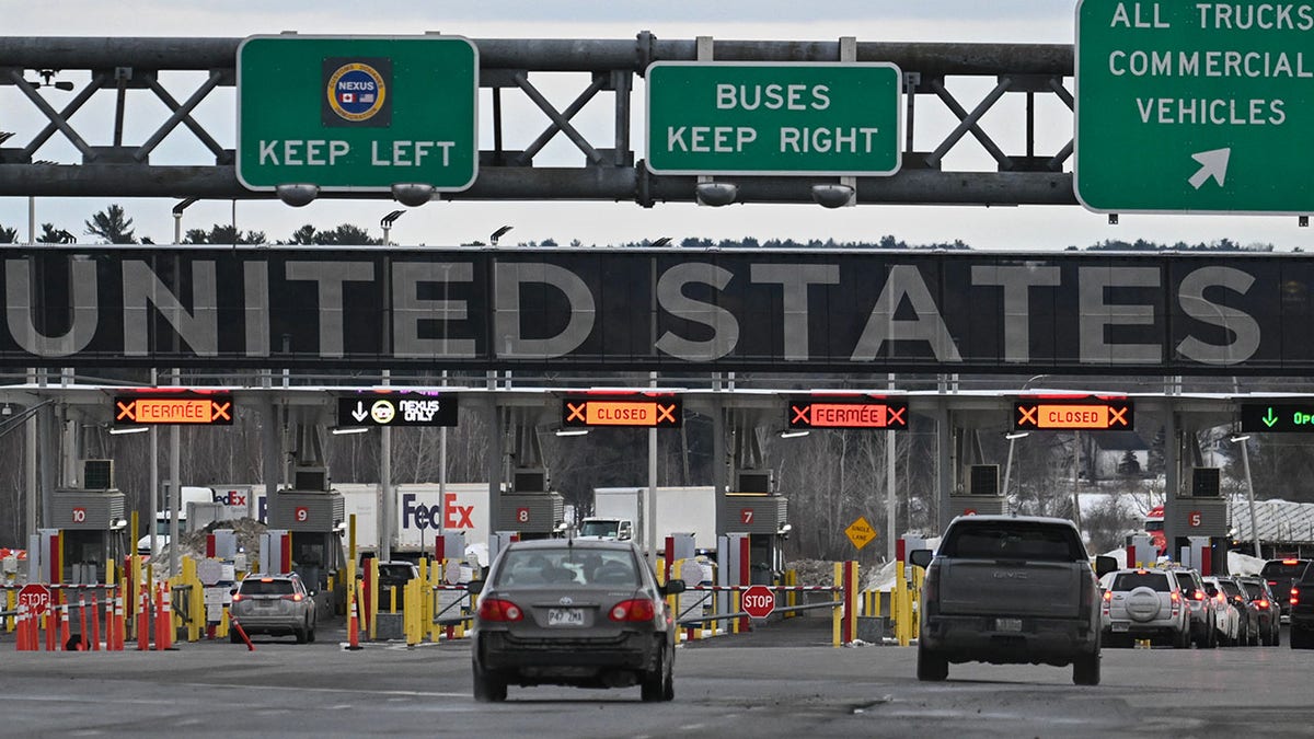 U.S. Canada border, Canadian visitors, DHS rule, registration requirement, fingerprinting, snowbirds, tariffs, trade war, Immigration and Nationality Act, USCIS, G-325R form, biometric information, noncitizen registration, foreign nationals, travel restrictions, border security.
